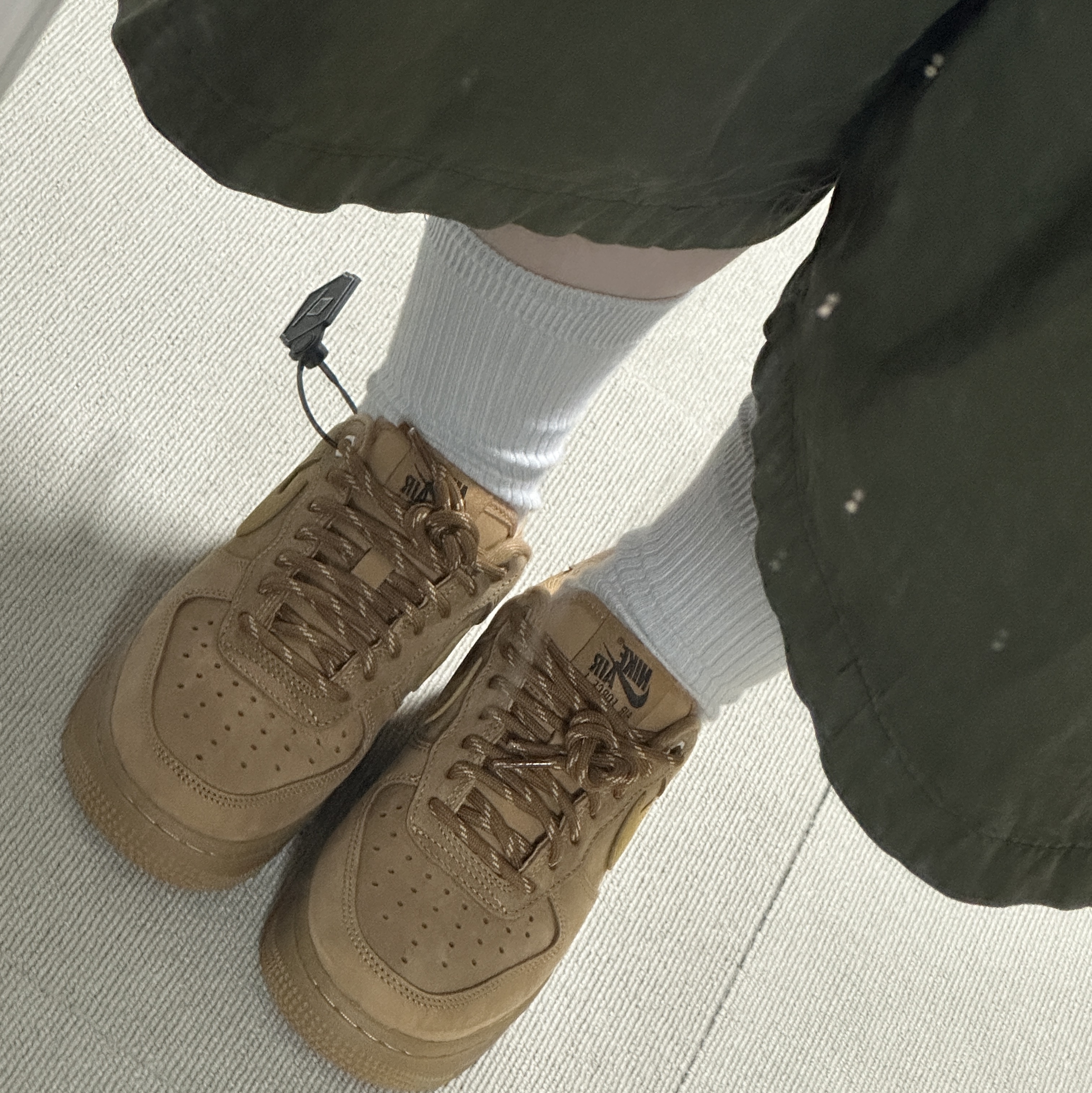 (W) Nike Air Force 1 '07 WB Flax Wheat 착용 스타일