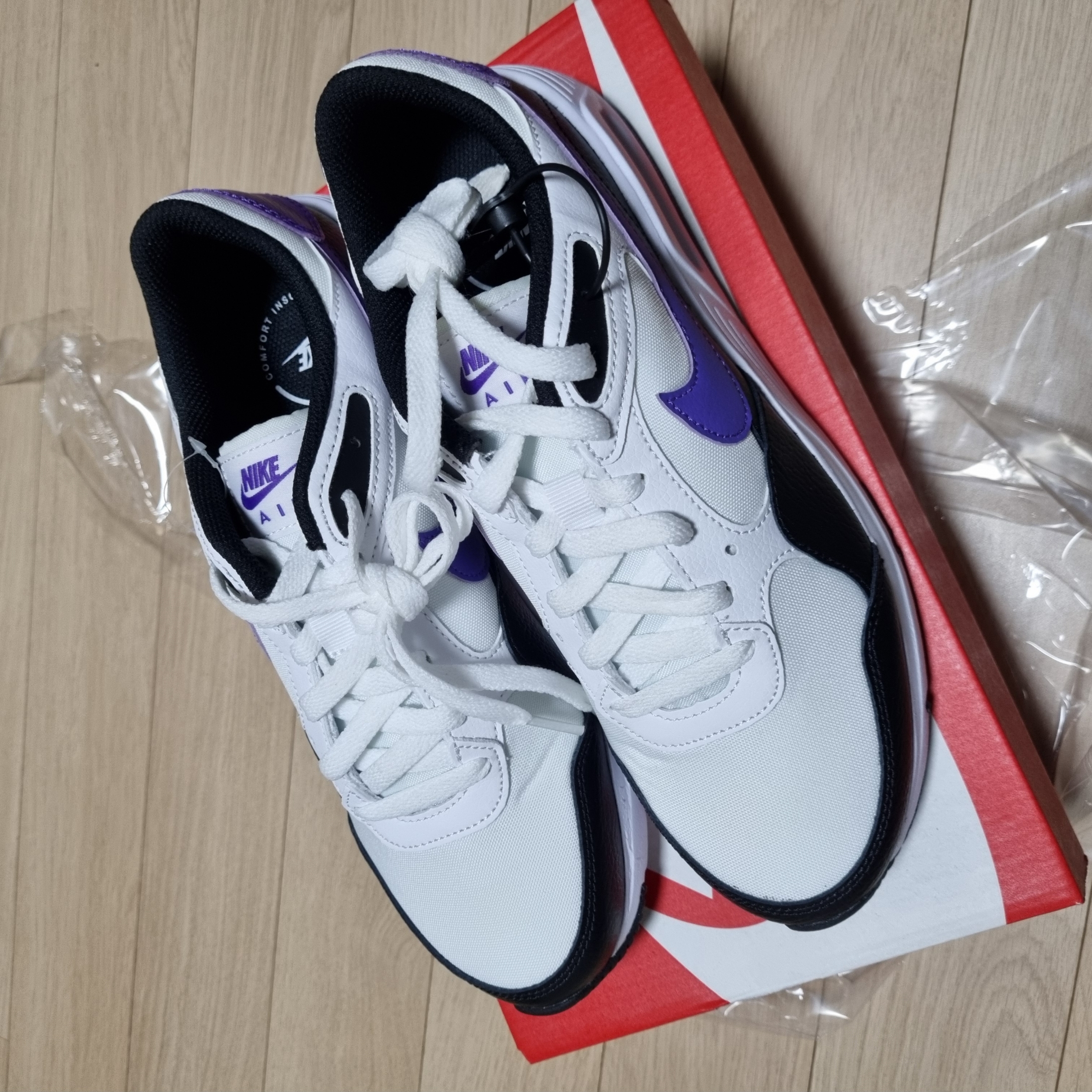 Nike Air Max SC White Action Grape 착용 스타일
