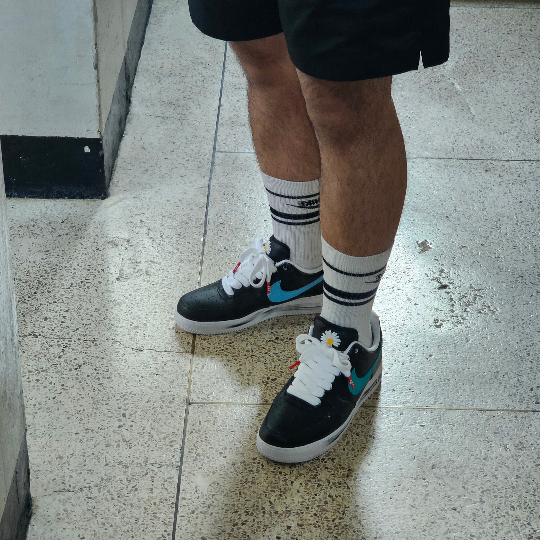 Nike x Peaceminusone Air Force 1 Low Para-Noise 3.0 Black and Multicolor 착용 스타일