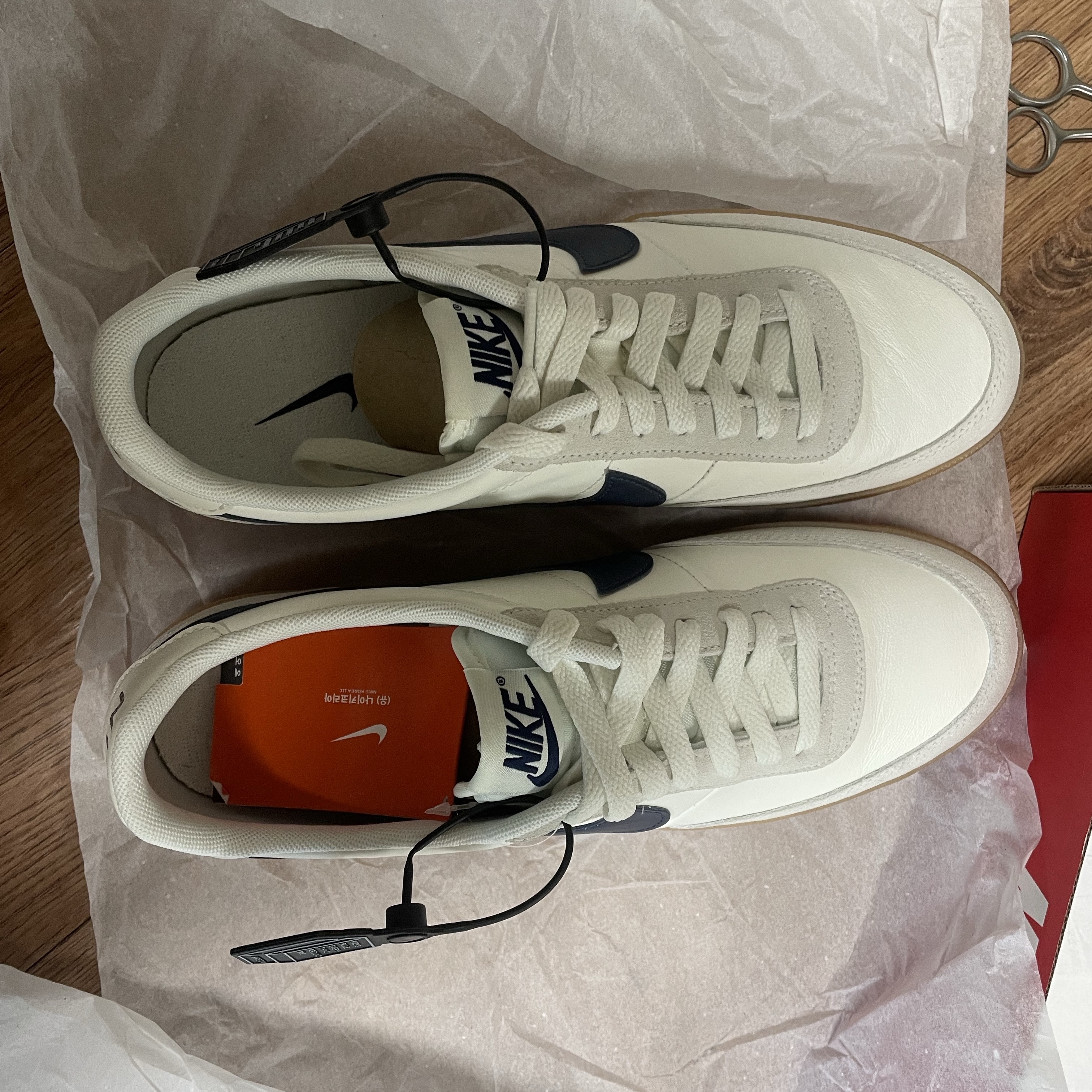 Nike x J.Crew Killshot 2 Sail Midnight Navy 착용 스타일