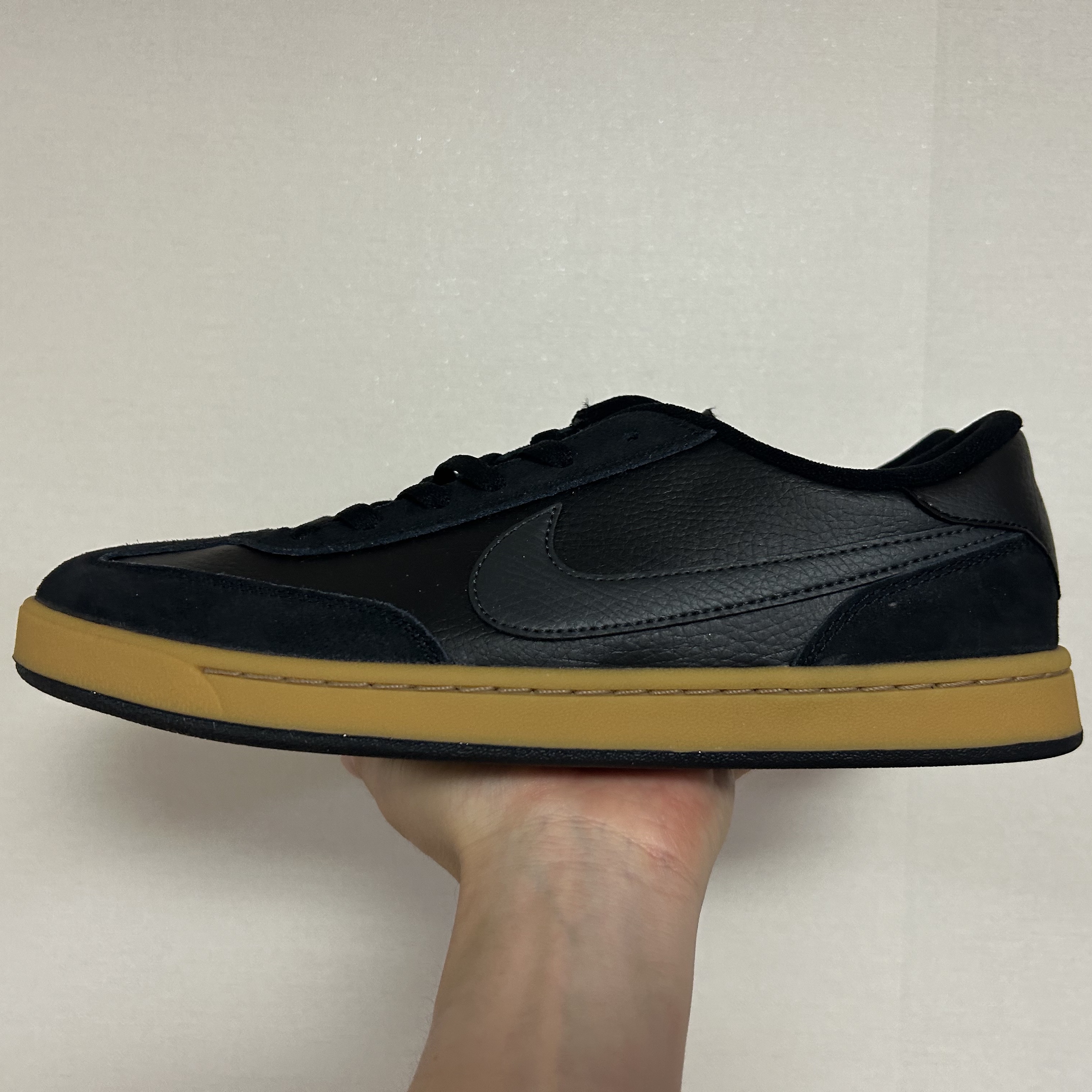 Nike SB FC Classic Black Vivid 착용 스타일 - 1