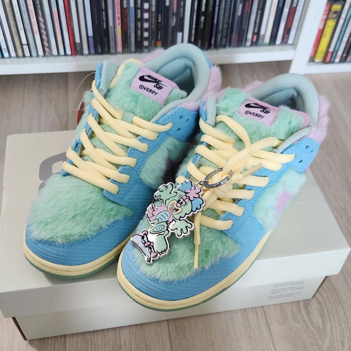 Nike x Verdy SB Dunk Low Pro Blue Gaze and Enamel Green 착용 스타일