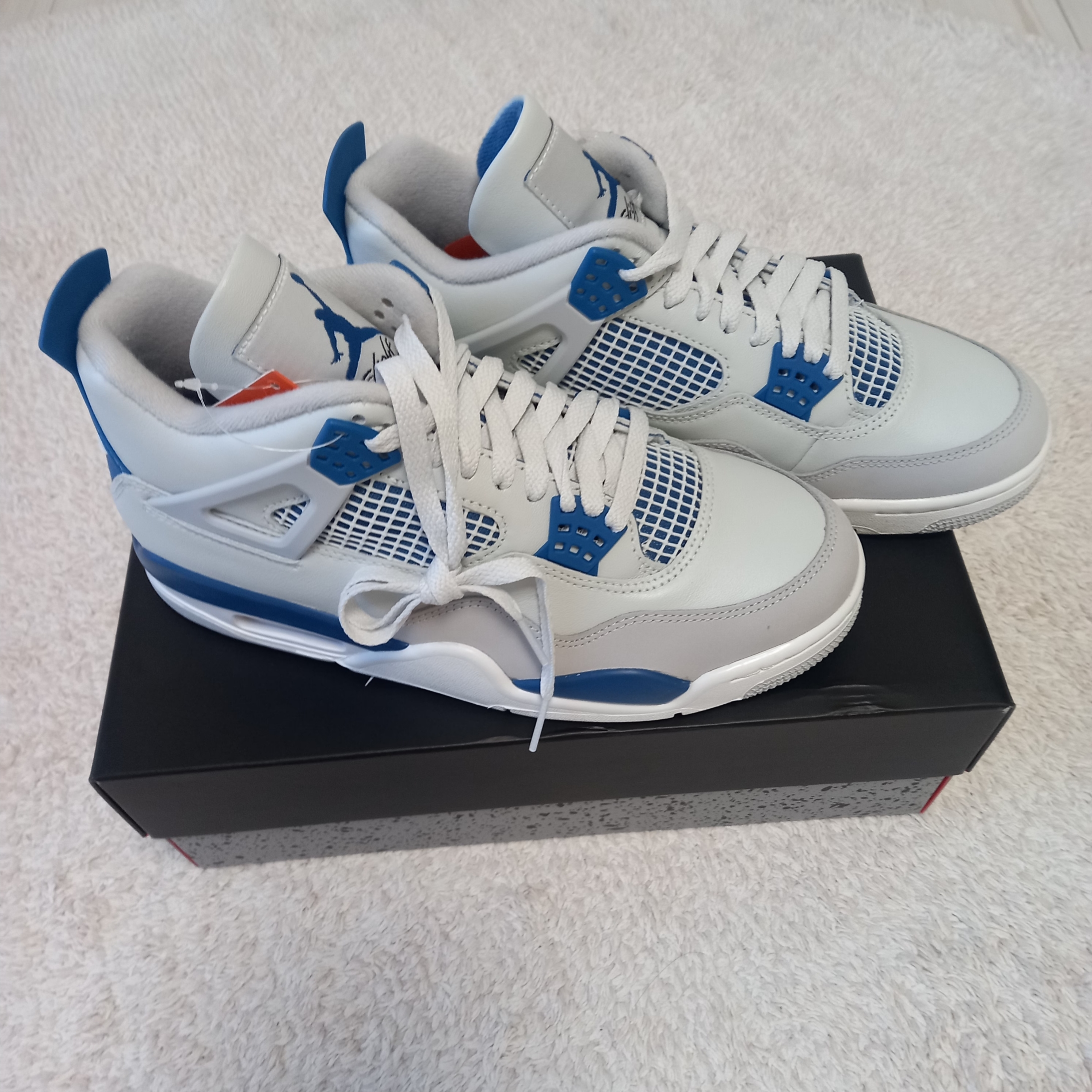 Jordan x Travis Scott Jumpman Jack TR Sail and Dark Mocha, New Balance 993 Made in USA Grey - D Standard 착용 스타일 - 5