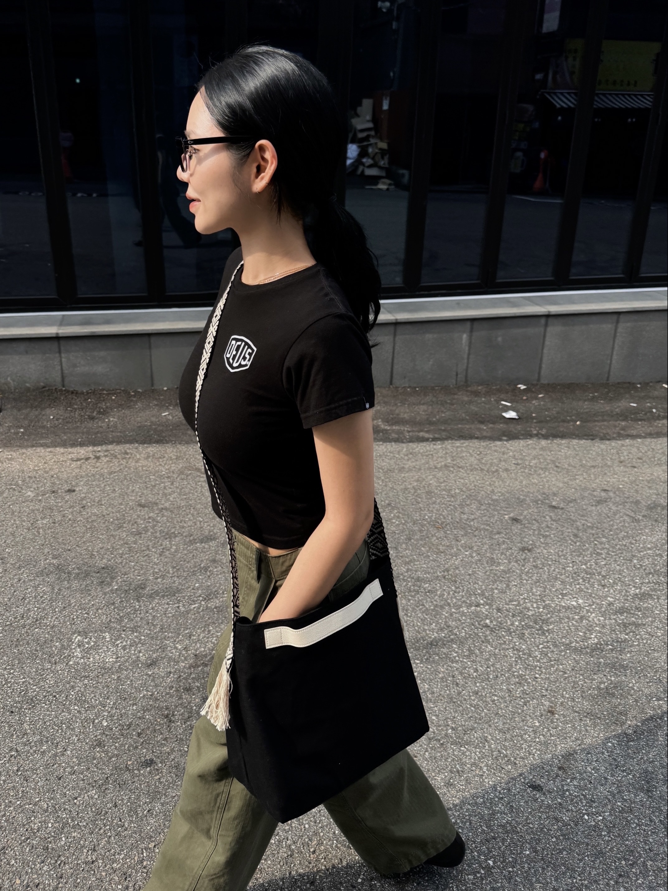 (Kids) Deus Ex Machina College Seoul T-Shirt Black 착용 스타일 - 2