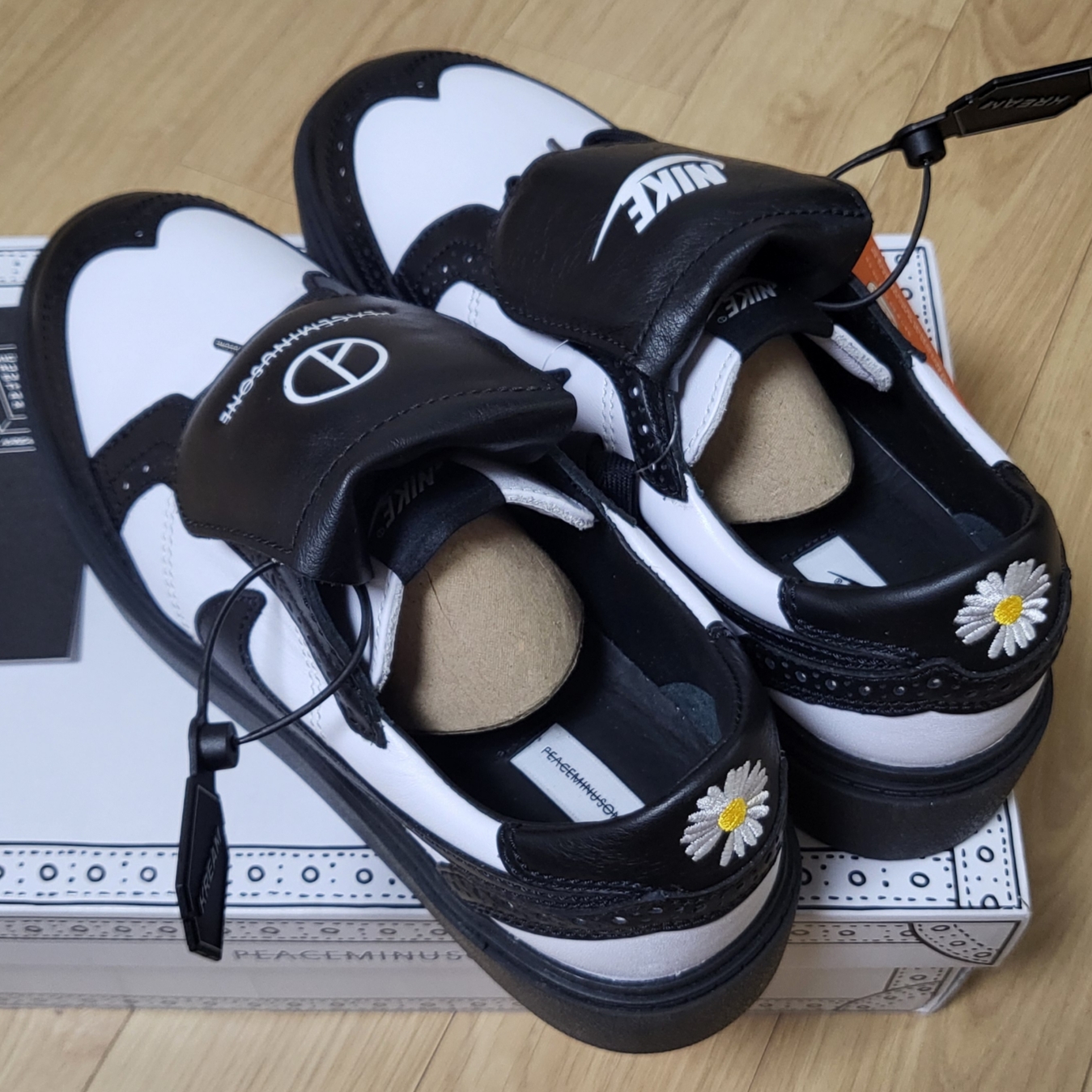 Nike x Peaceminusone Kwondo1 Black and White 착용 스타일