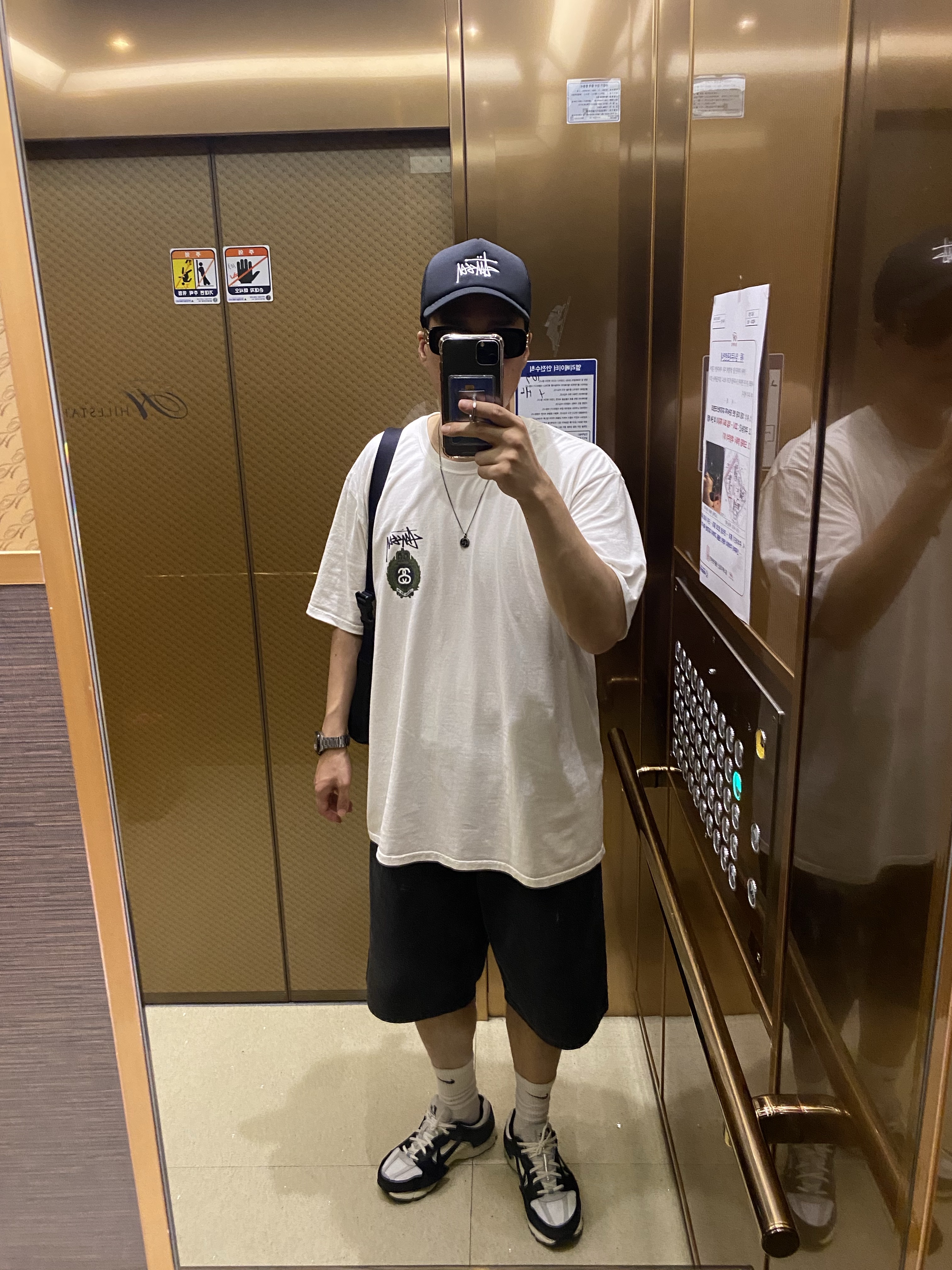 Stussy Crown Wreath Pigment Dyed T-Shirt Natural, (W) Nike Zoom Vomero 5 Wolf Grey and Black 착용 스타일