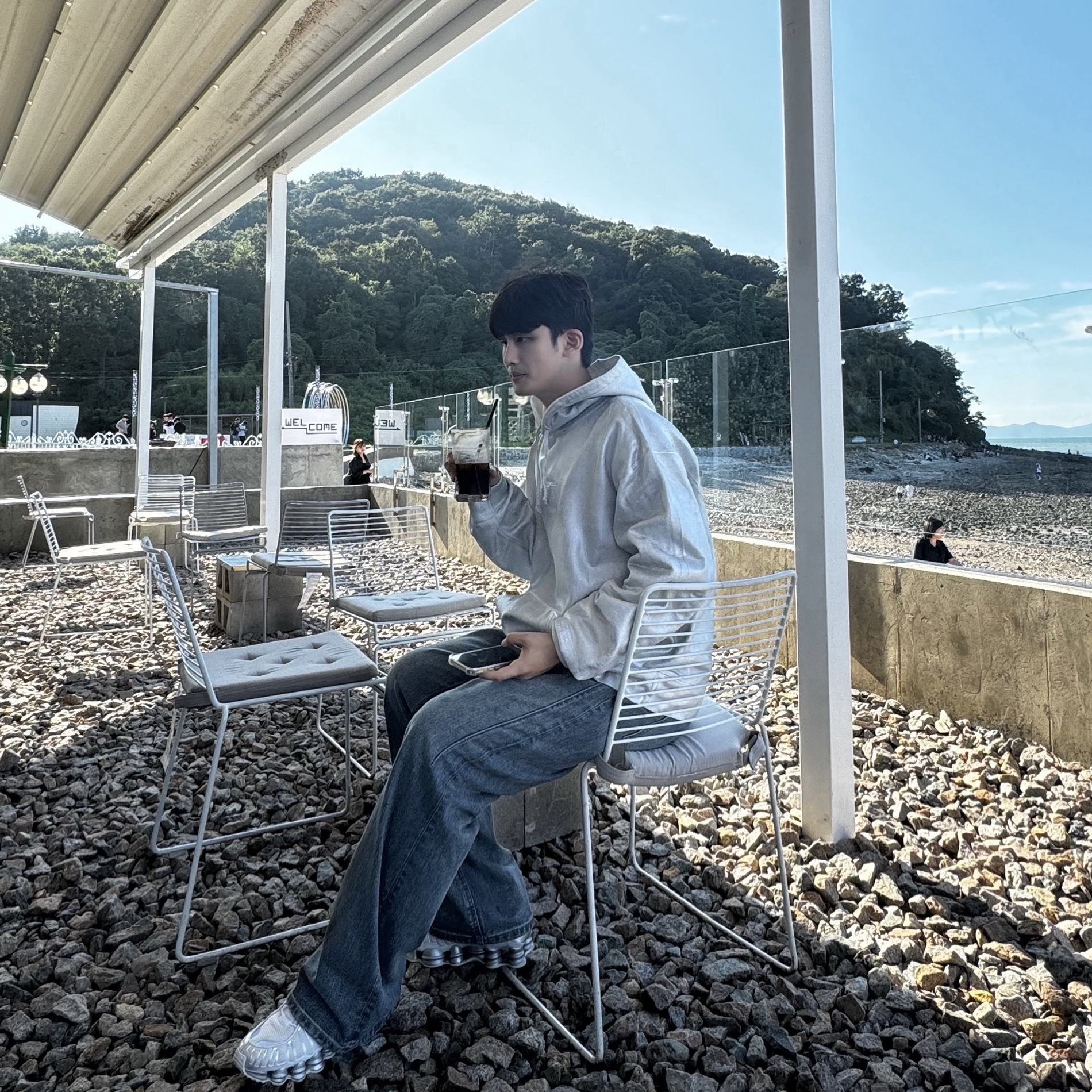 Supreme x MM6 Maison Margiela Foil Box Logo Hooded Sweatshirt White - 24SS, (W) Nike Shox TL Metallic Silver 착용 스타일 - 2