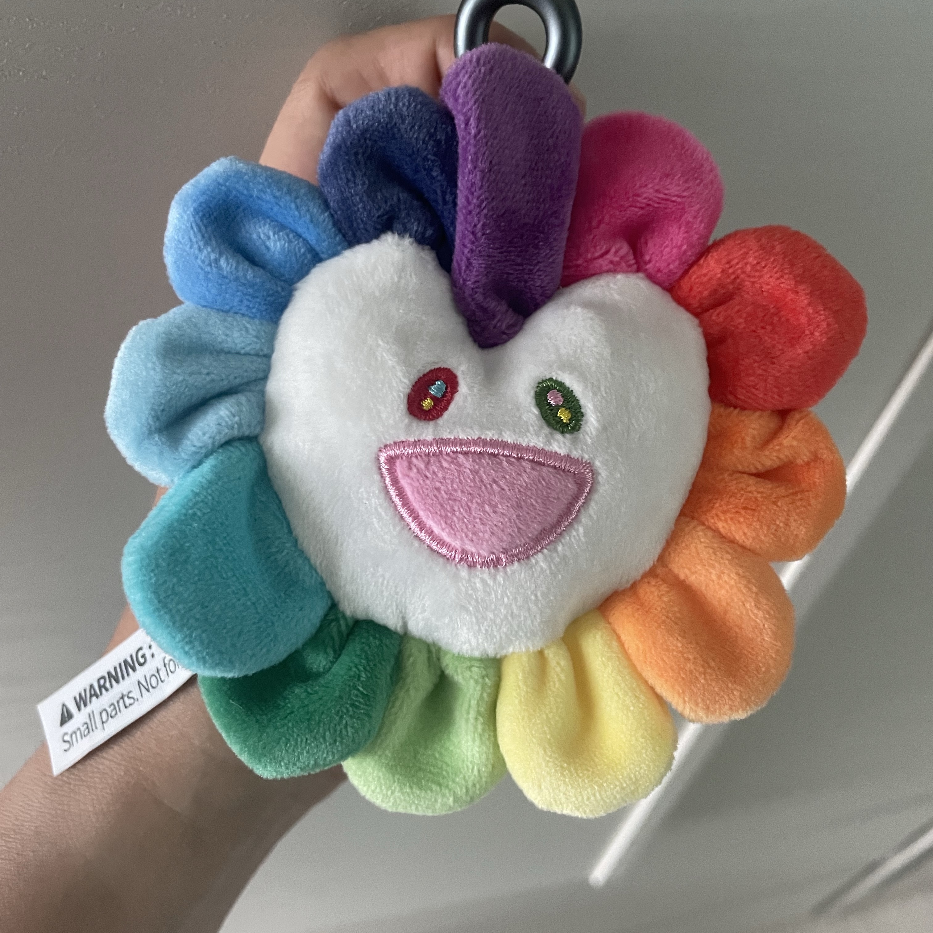 NewJeans x Murakami Plush Keyring Flower 착용 스타일
