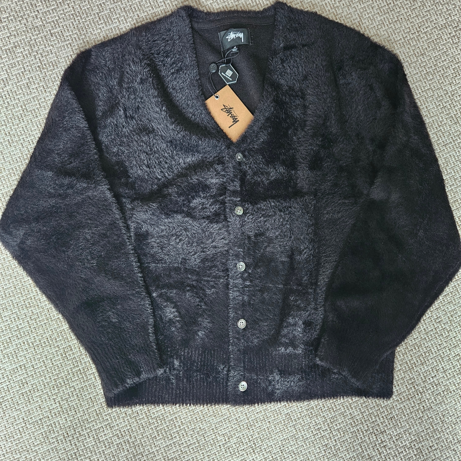 Stussy Shaggy Cardigan Black 착용 스타일