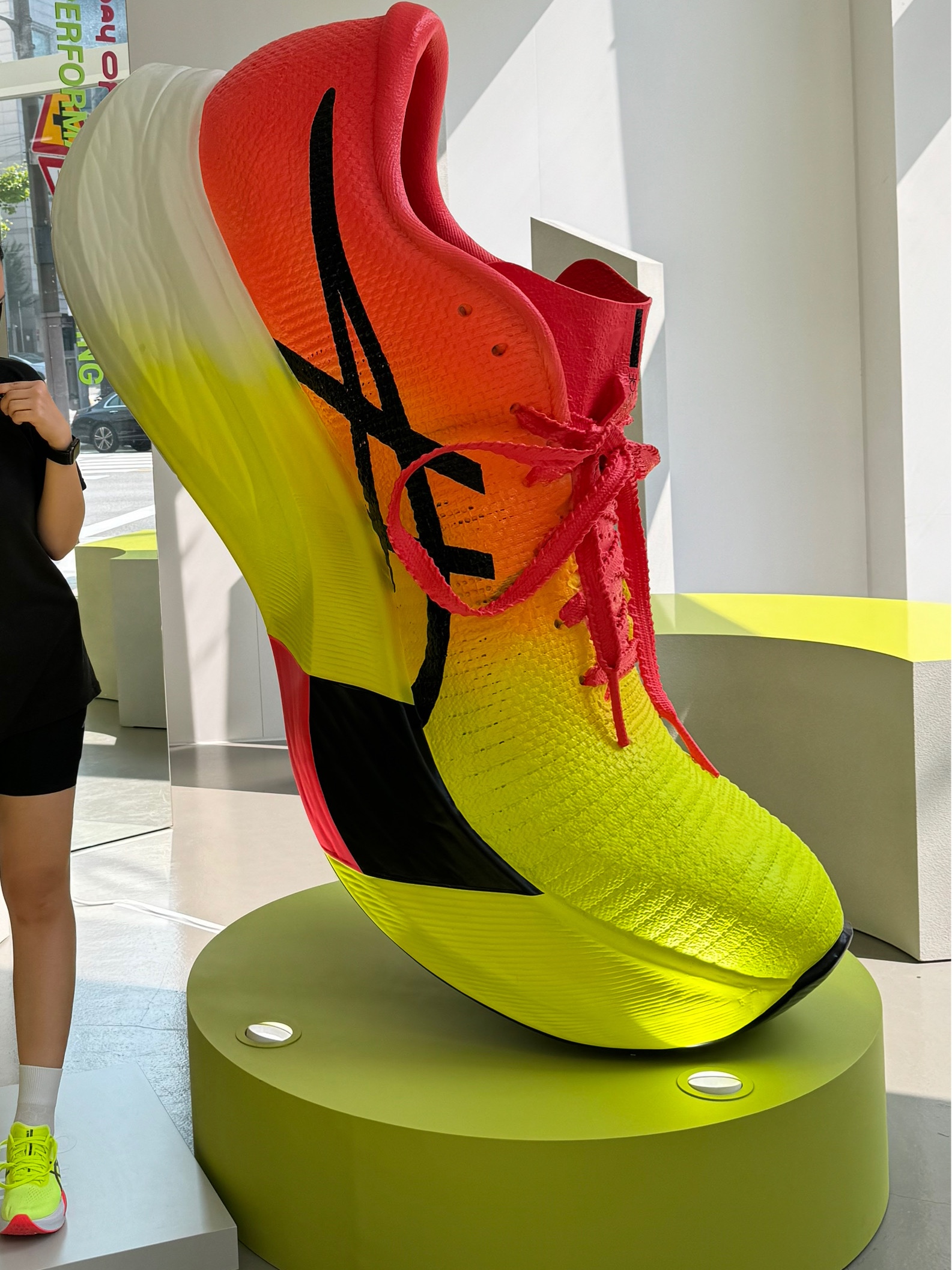 (W) Asics Magic Speed 4 Safety Yellow Black, Asics Magic Speed 4 Safety Yellow Black - 2E Wide 착용 스타일 - 6