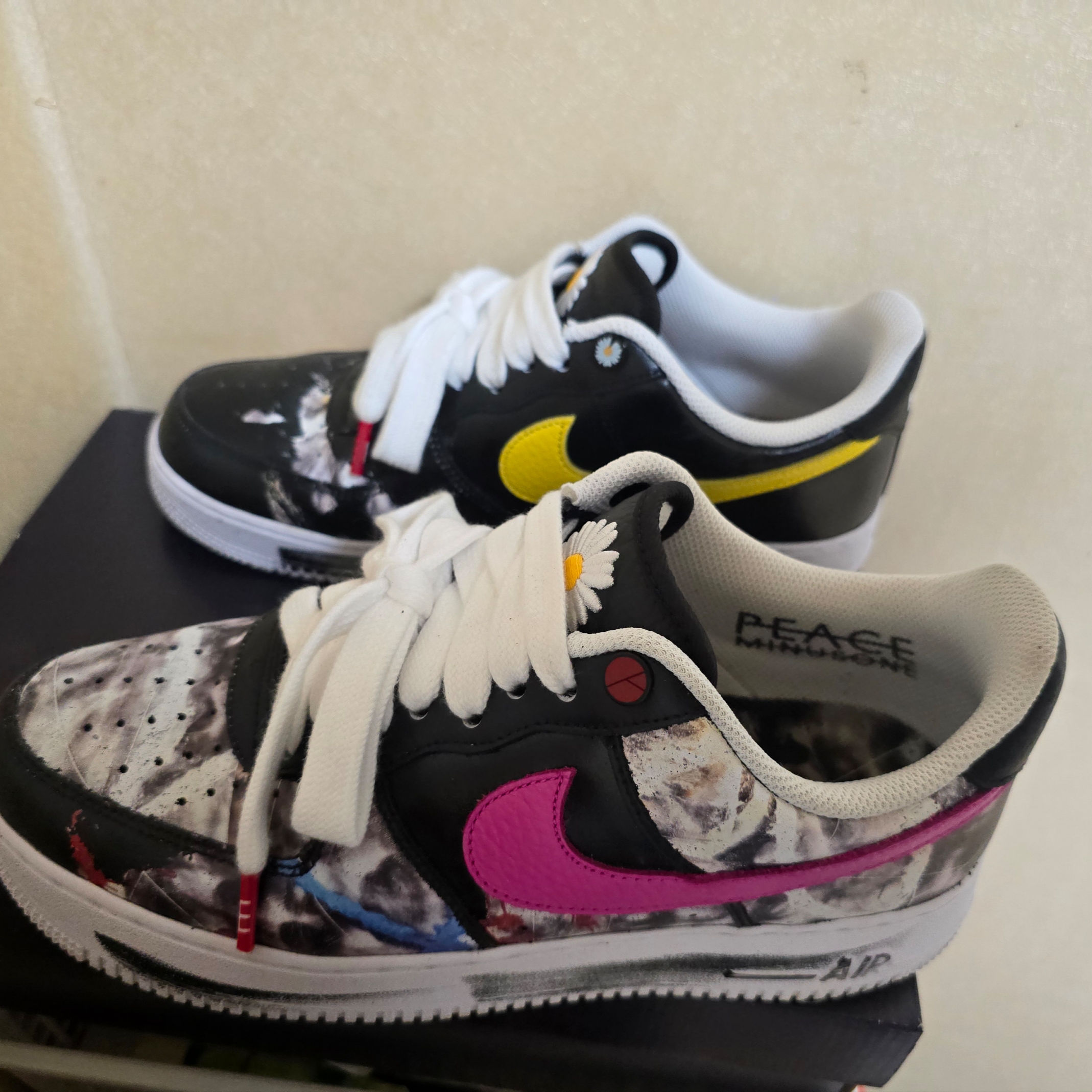 Nike x Peaceminusone Air Force 1 Low Para-Noise 3.0 Black and Multicolor 착용 스타일