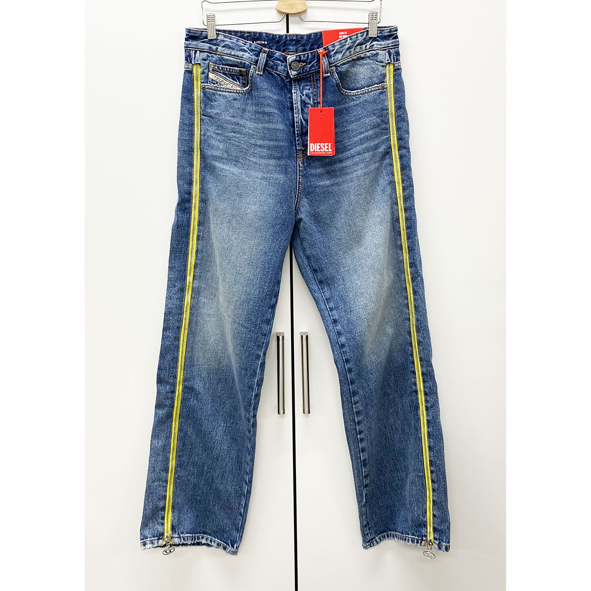 Diesel D-Rise 007r9 Straight Jeans Medium Blue 착용 스타일 - 1
