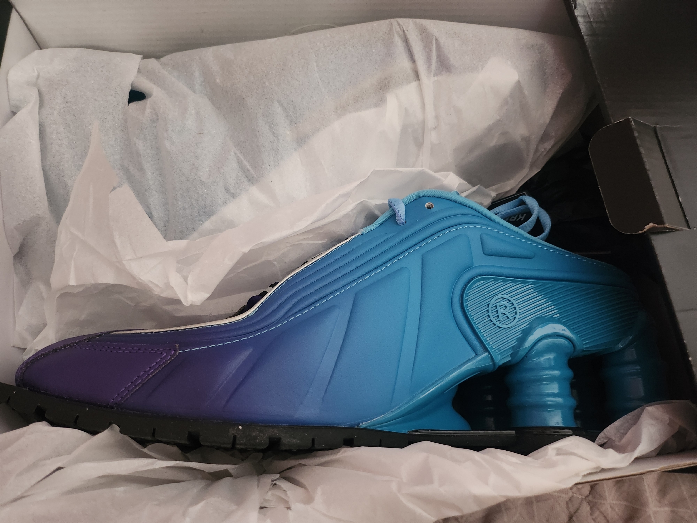 Nike x Martine Rose Shox MR4 Scuba Blue, Nike x Concepts Air Max 1 SP Mellow 착용 스타일 - 1