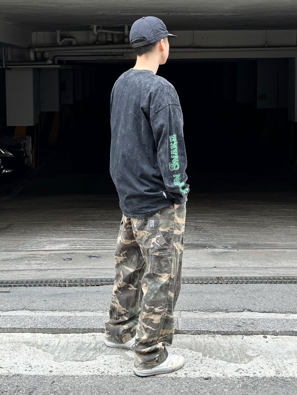 QT8 GARMENTS BN Camo Carpenter Pant Khaki 착용 스타일 - 2
