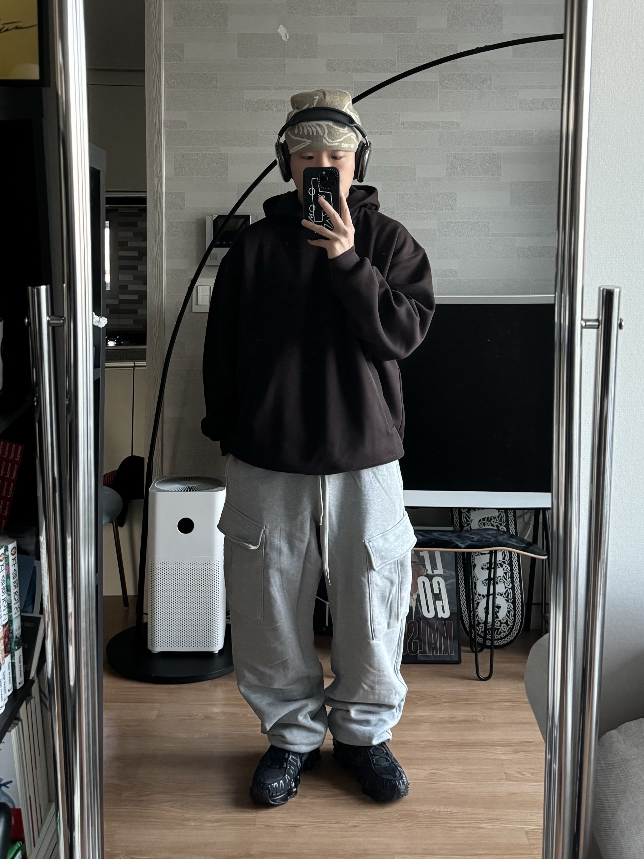 (W) Nike Shox TL Black and Max Orange, Arc'teryx Bird Head Toque Smoke Bluff 착용 스타일