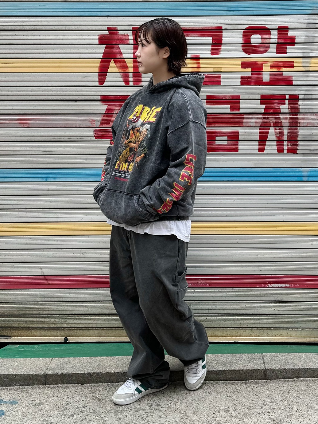 QT8 Garments TL Denim Carpenter Pant Black, QT8 GARMENTS TL The Zombie SP Washed Hoodie Charcoal 착용 스타일 - 2