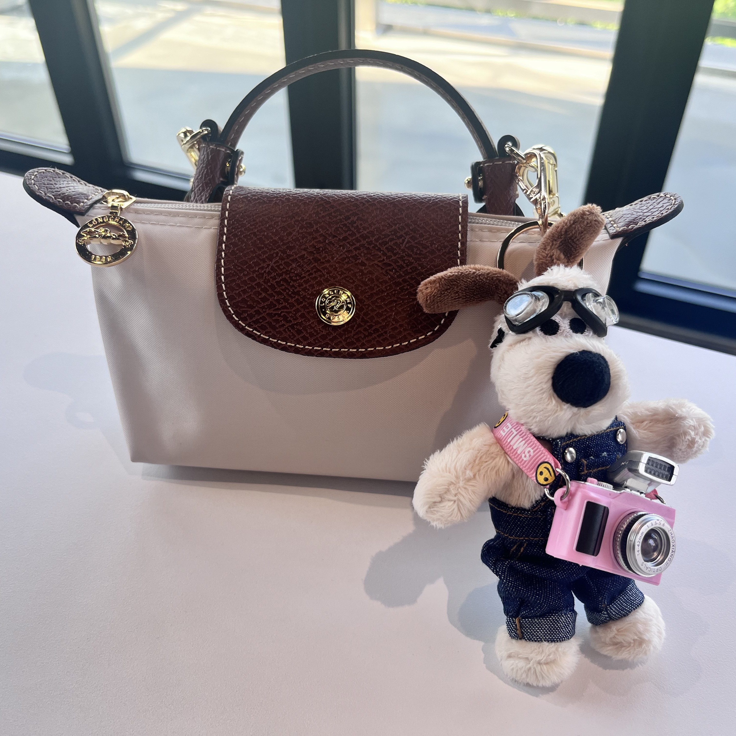 Longchamp Le Pliage Original Handle Pouch Paper 착용 스타일