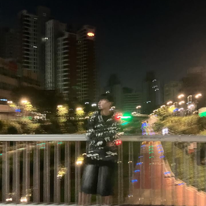 BAPE City Camo Shark Full Zip Hoodie Black 착용 스타일