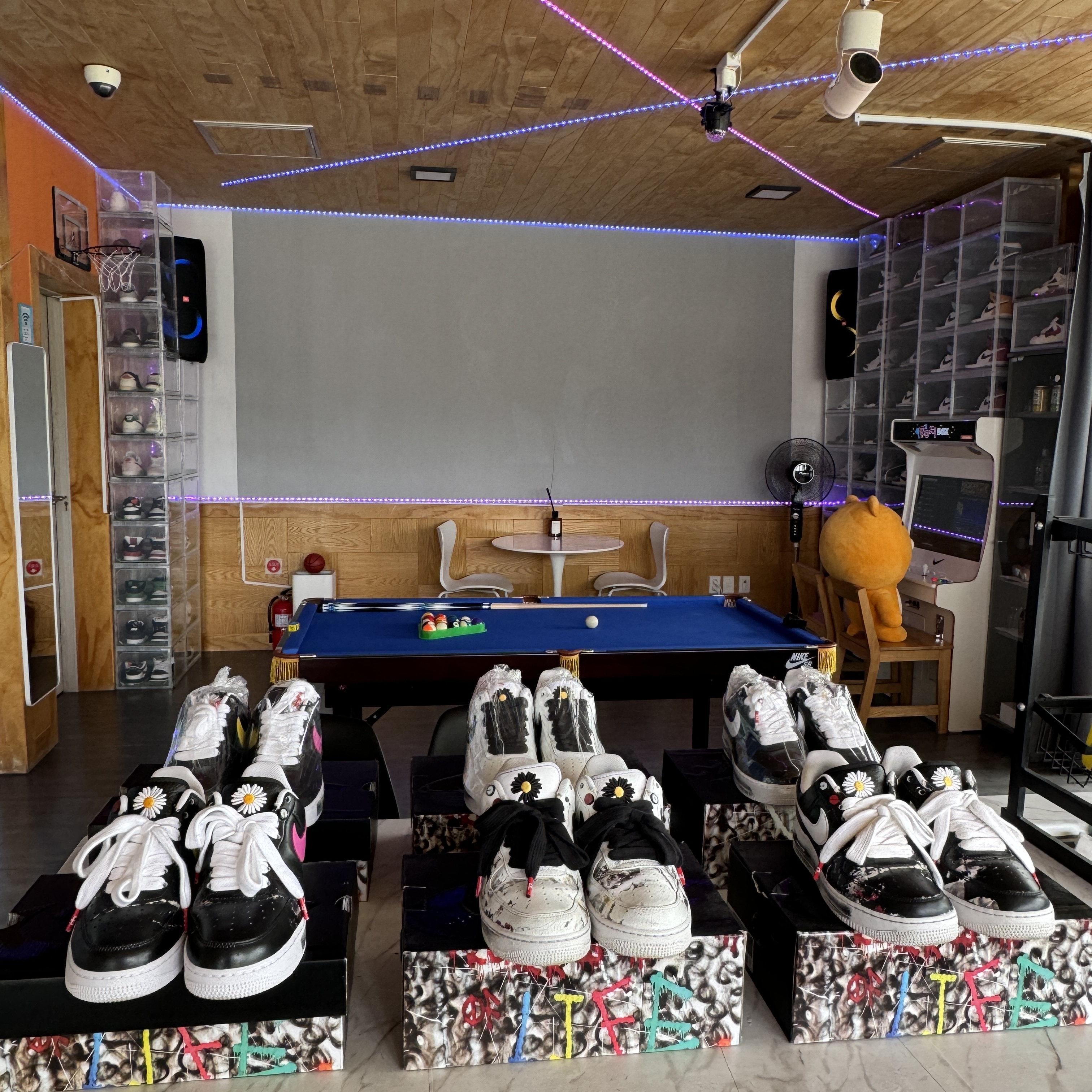 Nike x Peaceminusone Air Force 1 Low Para-Noise, Nike x Peaceminusone Air Force 1 Low Para-Noise 3.0 Black and Multicolor 착용 스타일