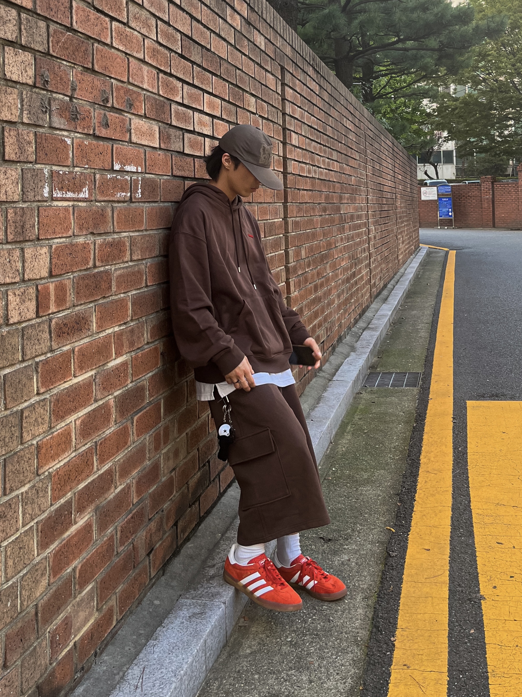 (W) Adidas Gazelle Indoor Bold Orange Cloud White 착용 스타일 - 1