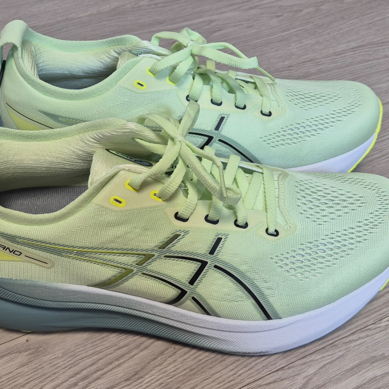 Asics Gel-Kayano 31 Cool Matcha Celadon - 4E Extra Wide 착용 스타일 - 3
