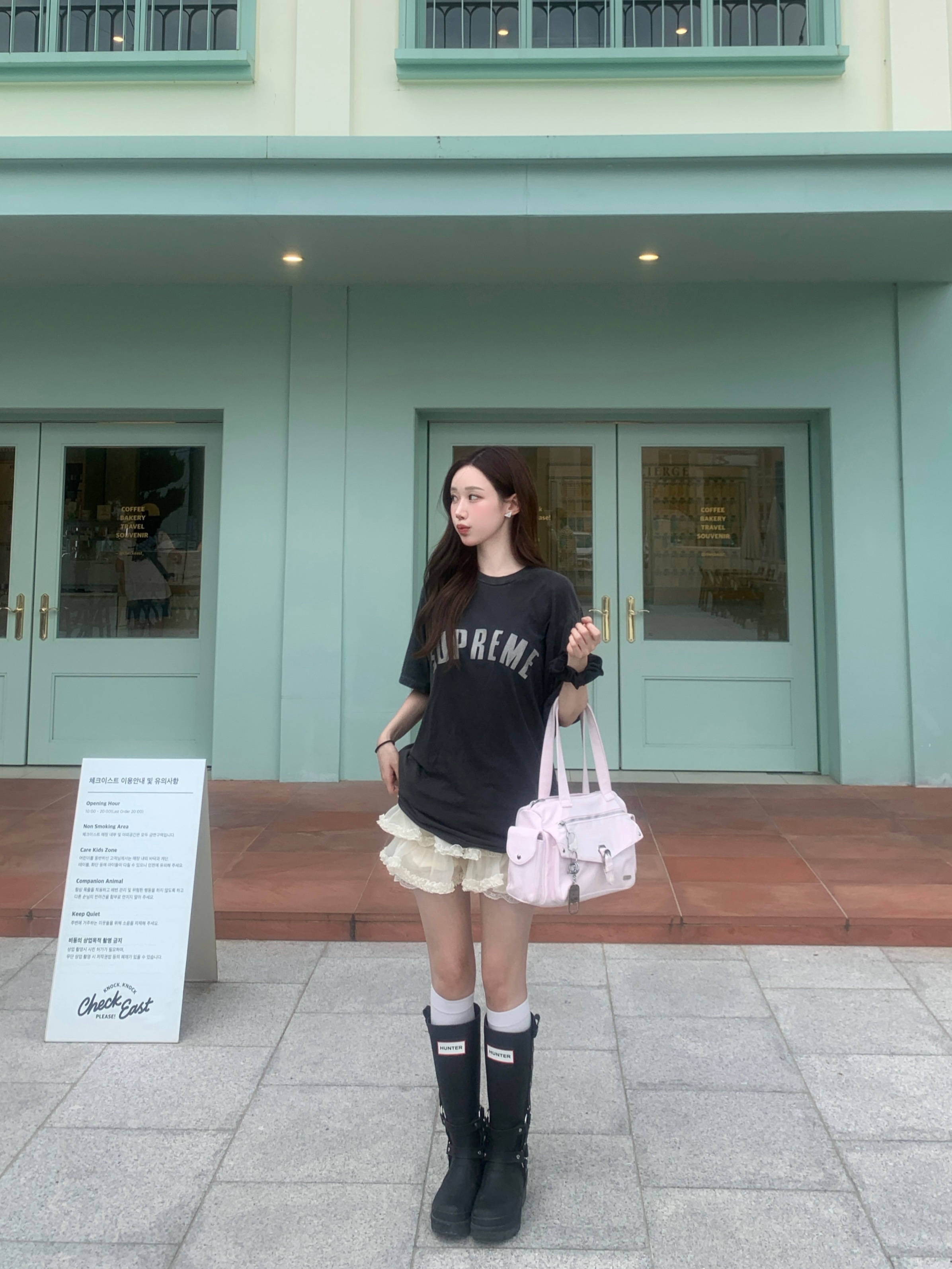 Supreme Cracked Arc S/S Top Black - 24SS, (W) Hunter x Andersson Bell Original 2.0 Tall Boots Black 착용 스타일 - 2