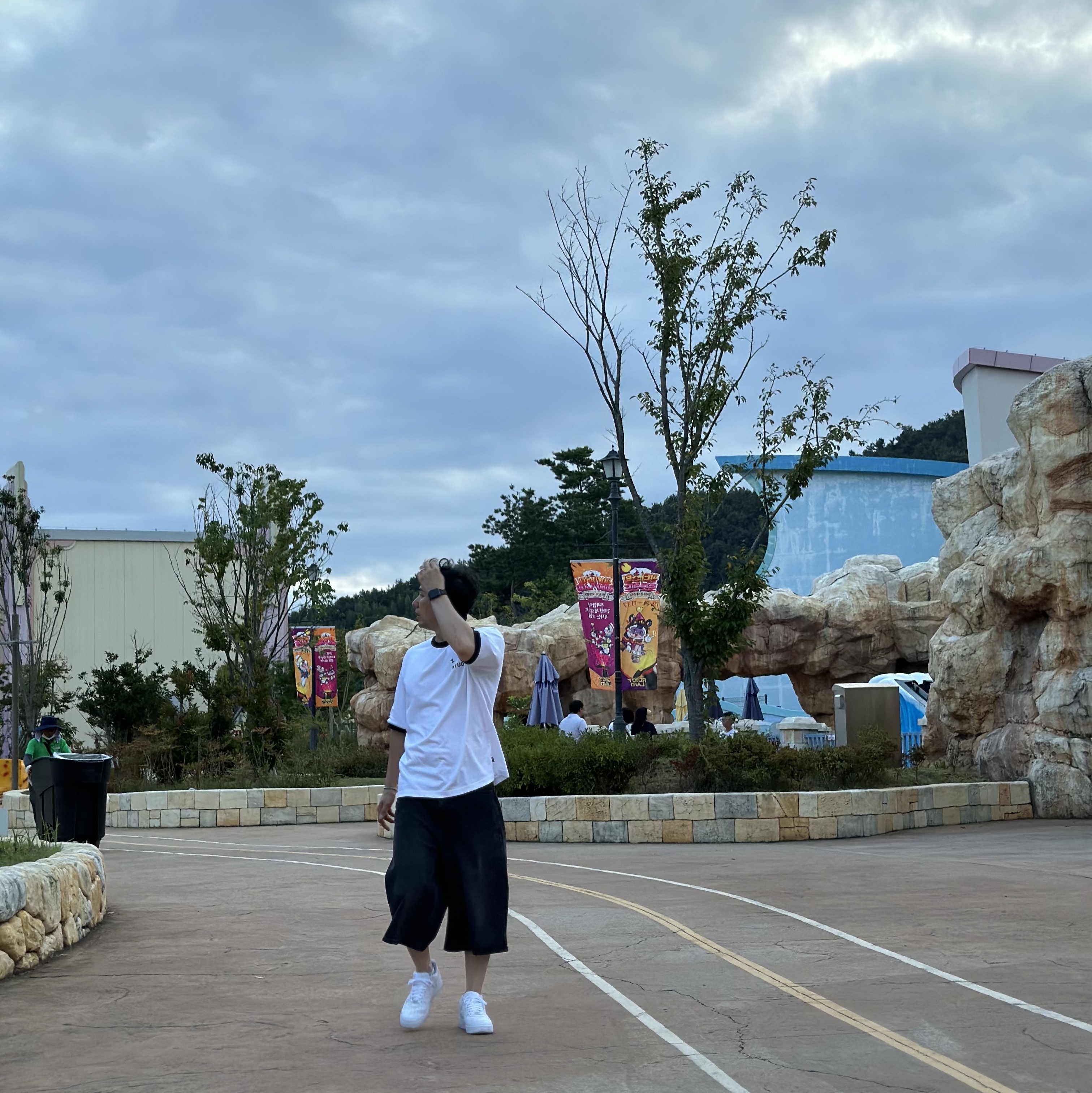IAB Studio Established T-Shirt White Black, Nike x Supreme Air Force 1 Low White 착용 스타일 - 4