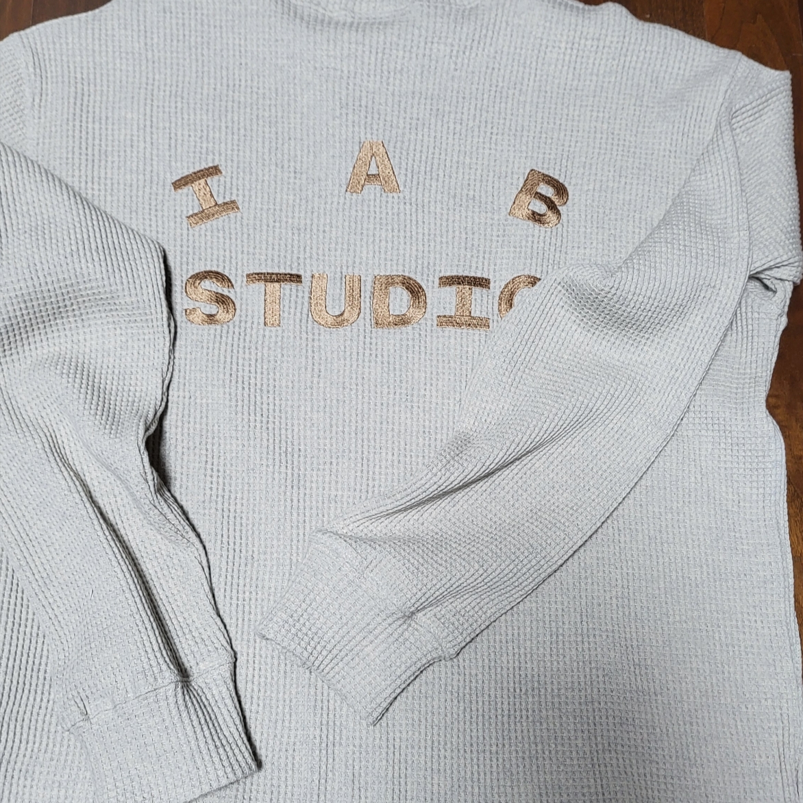 IAB Studio x Delicious in Dungeon Waffle Long Sleeve Oatmeal 착용 스타일
