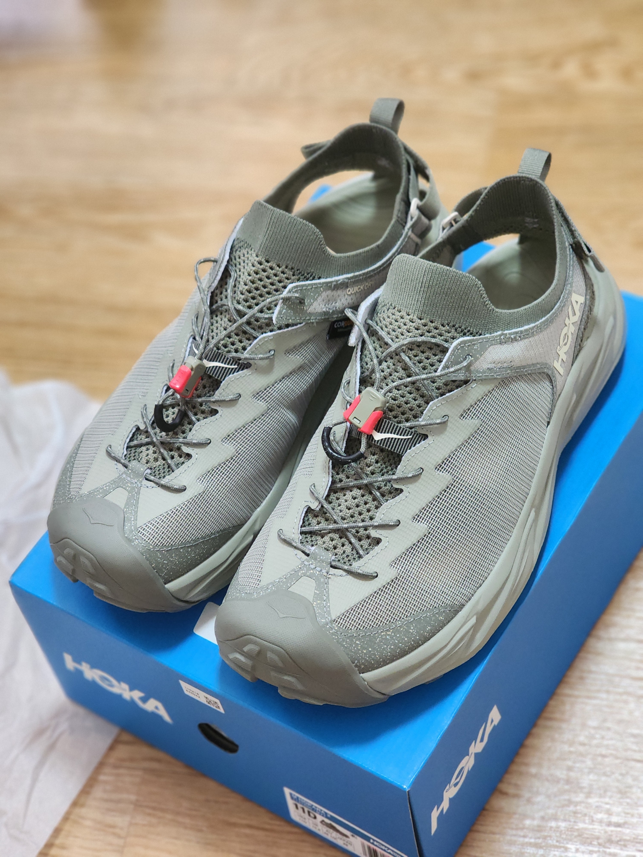 Hoka Hopara 2 Barley Oat Milk 착용 스타일