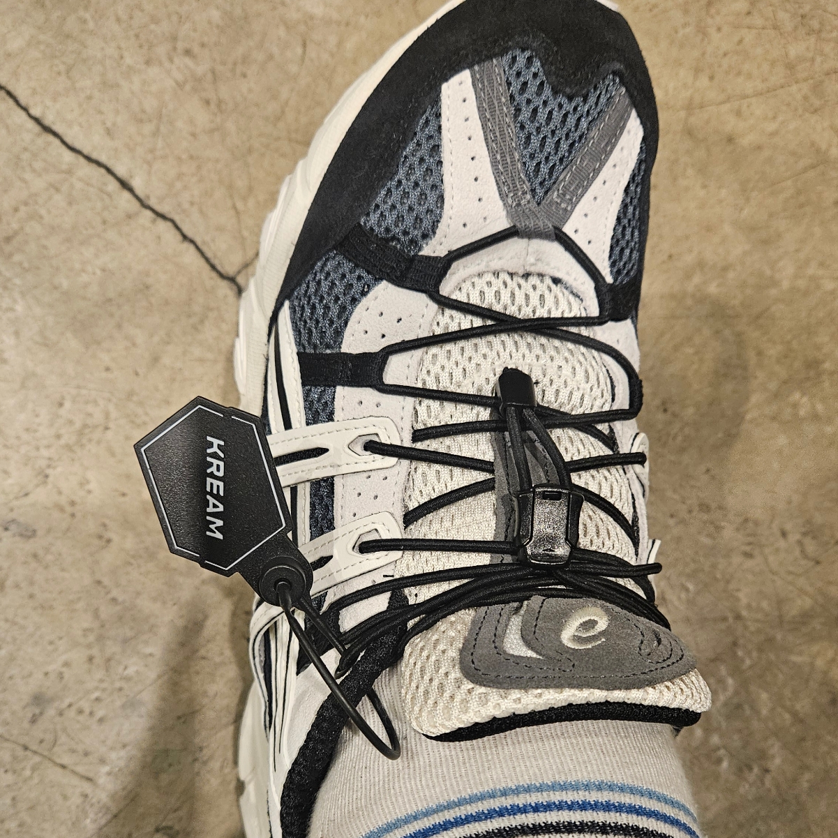Asics Unlimited Gel-Sonoma 15-50 Carrier Grey White Alyssum 착용 스타일