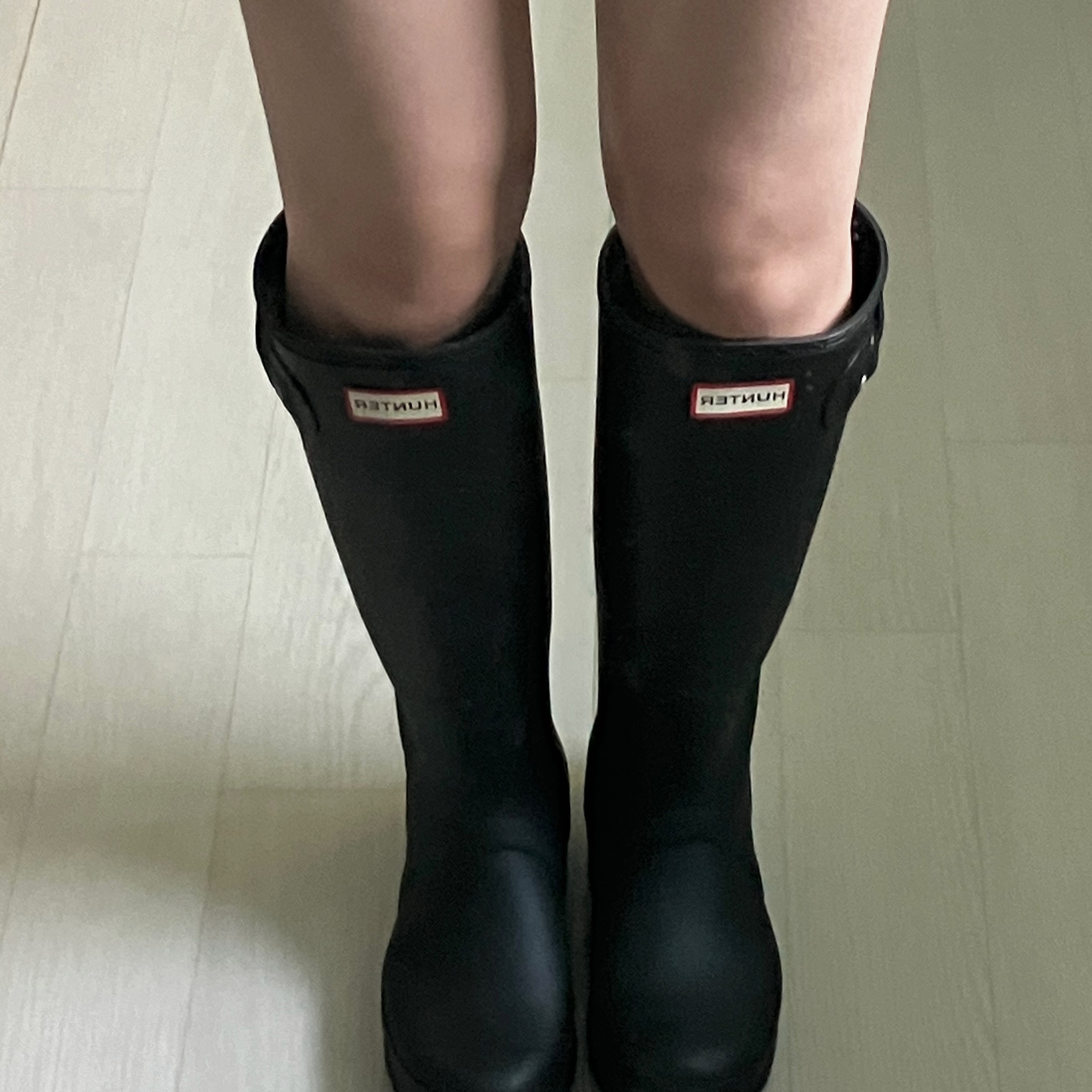 (W) Hunter Original Tall Rain Boots Black 착용 스타일