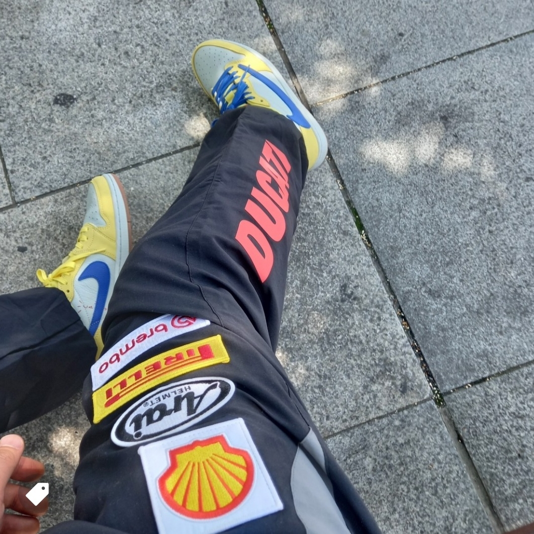 Supreme x Champion Mesh Short Black - 24SS, Nike x Supreme SB Darwin Low Black 착용 스타일 - 3