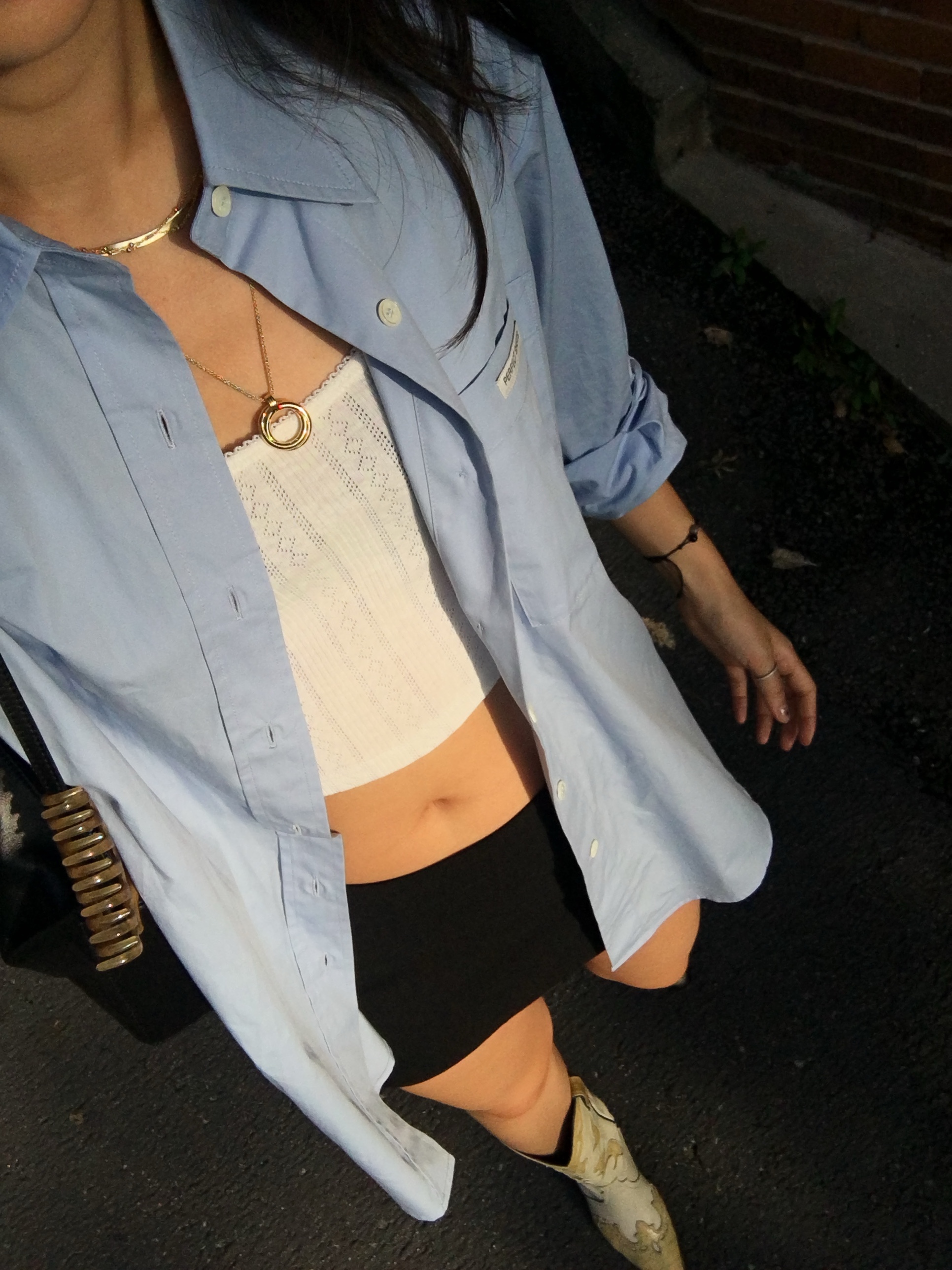 (W) Glowny U Baby Skirt Black, Missoma Double Chain Gold - 24FW 착용 스타일 - 3