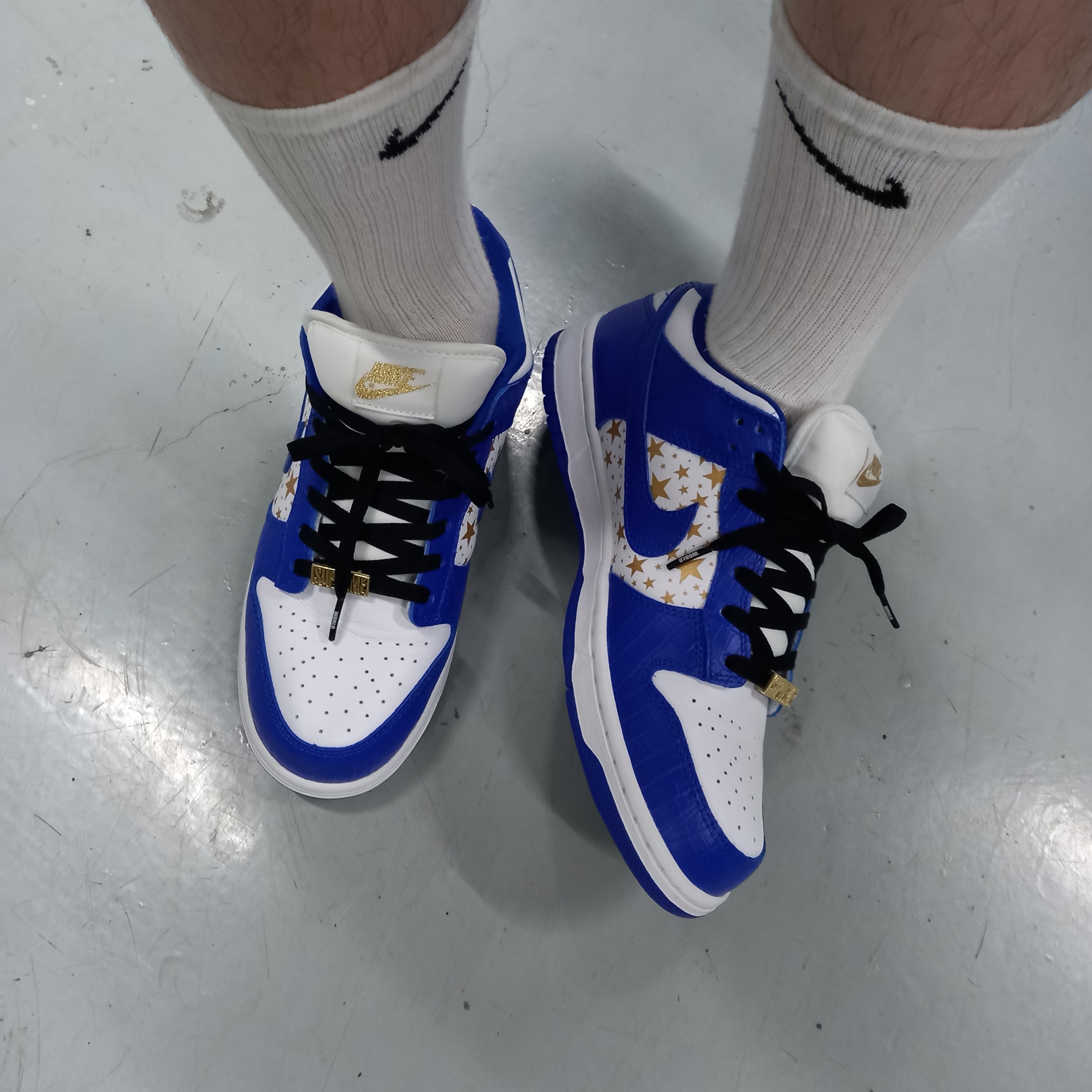 Supreme x Champion Mesh Short Black - 24SS, Nike x Supreme SB Darwin Low Black 착용 스타일 - 4