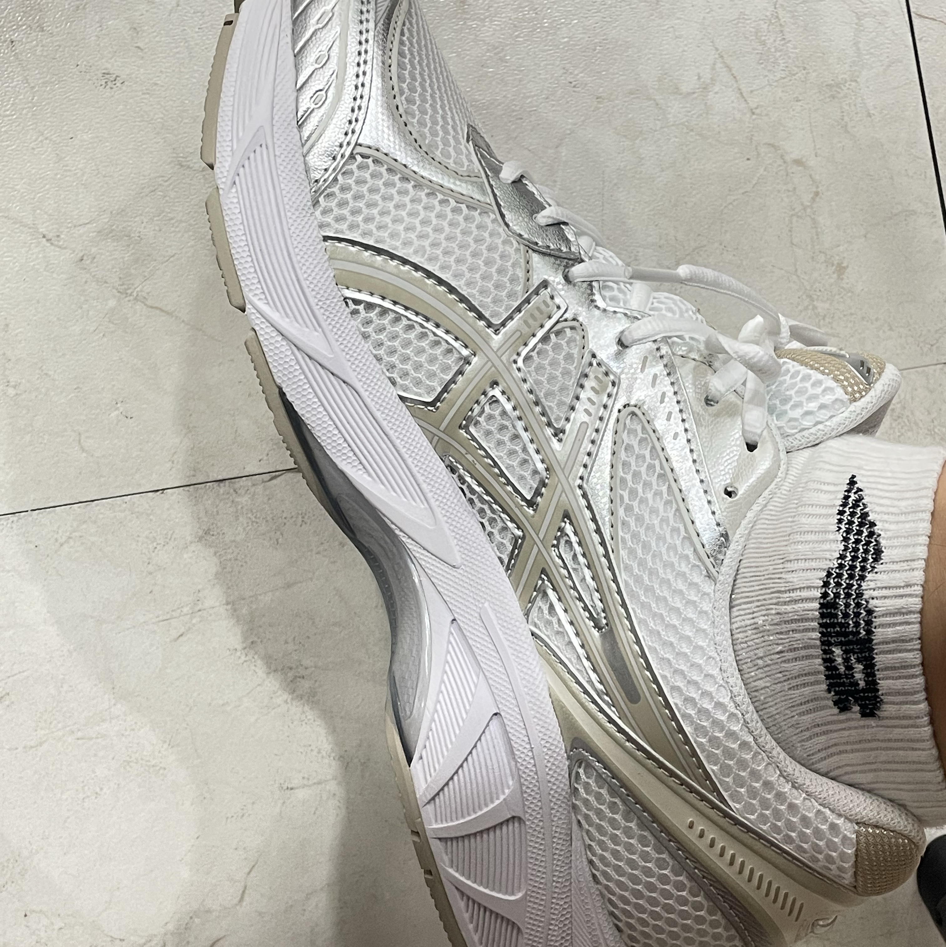 Asics GT-2160 White Putty 착용 스타일