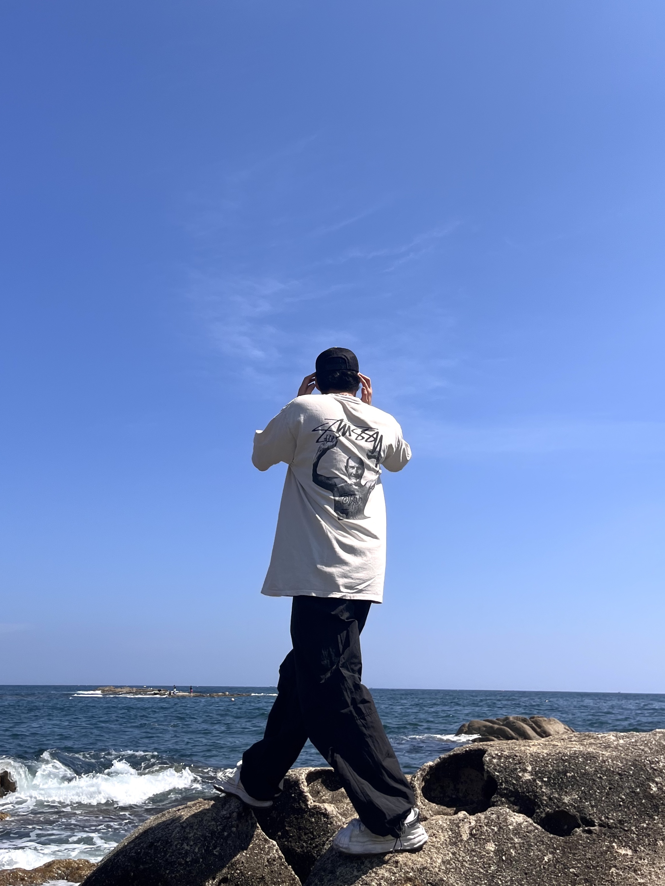 Stussy x Martine Rose Stand Firm Pigment Dyed T-Shirt Natural, Maison Mihara Yasuhiro Blakey OG Sole Canvas Low-top Sneakers White 착용 스타일