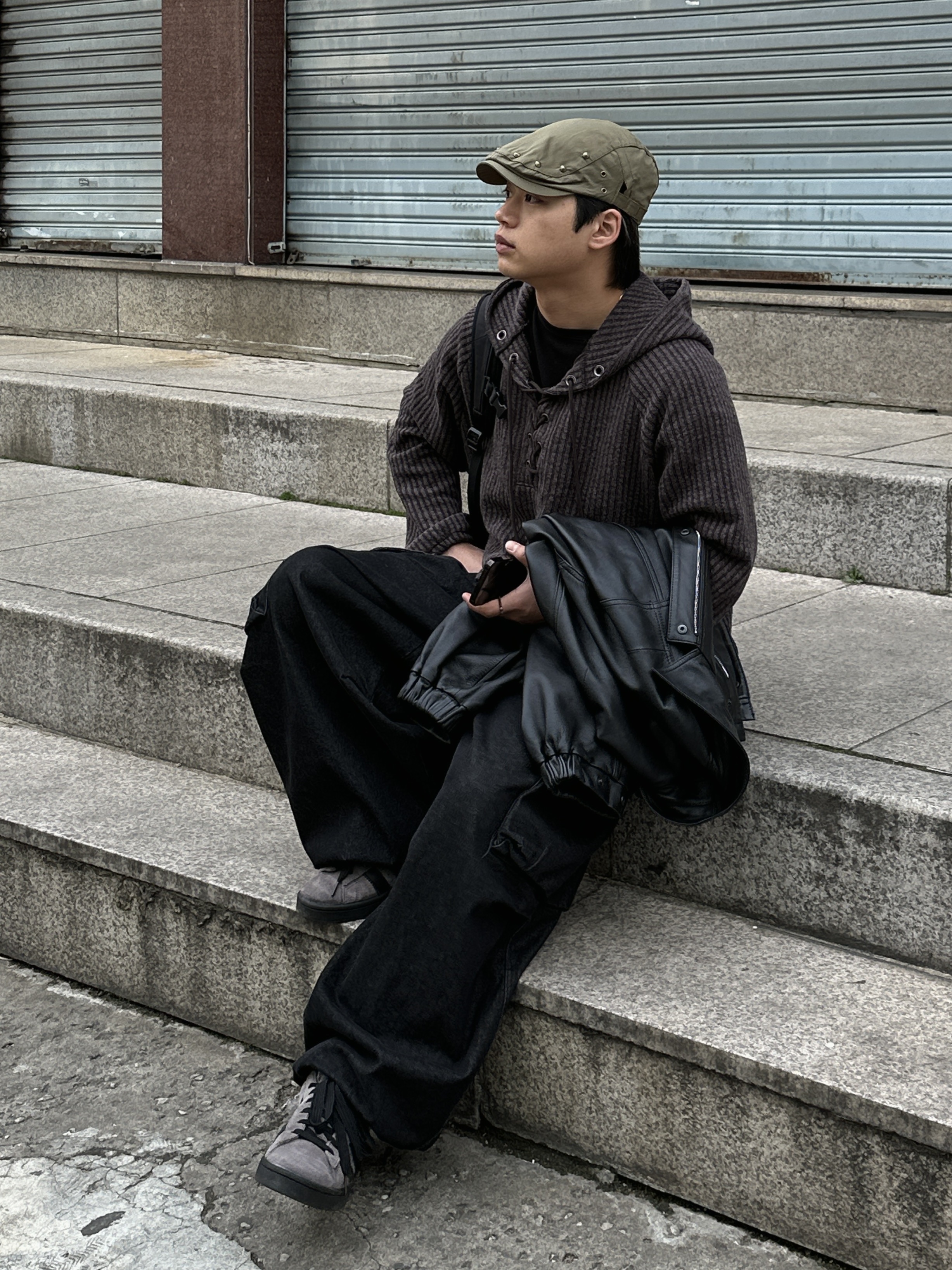 Adidas Campus 00s Charcoal Core Black, The North Face Big Shot Black 착용 스타일 - 6