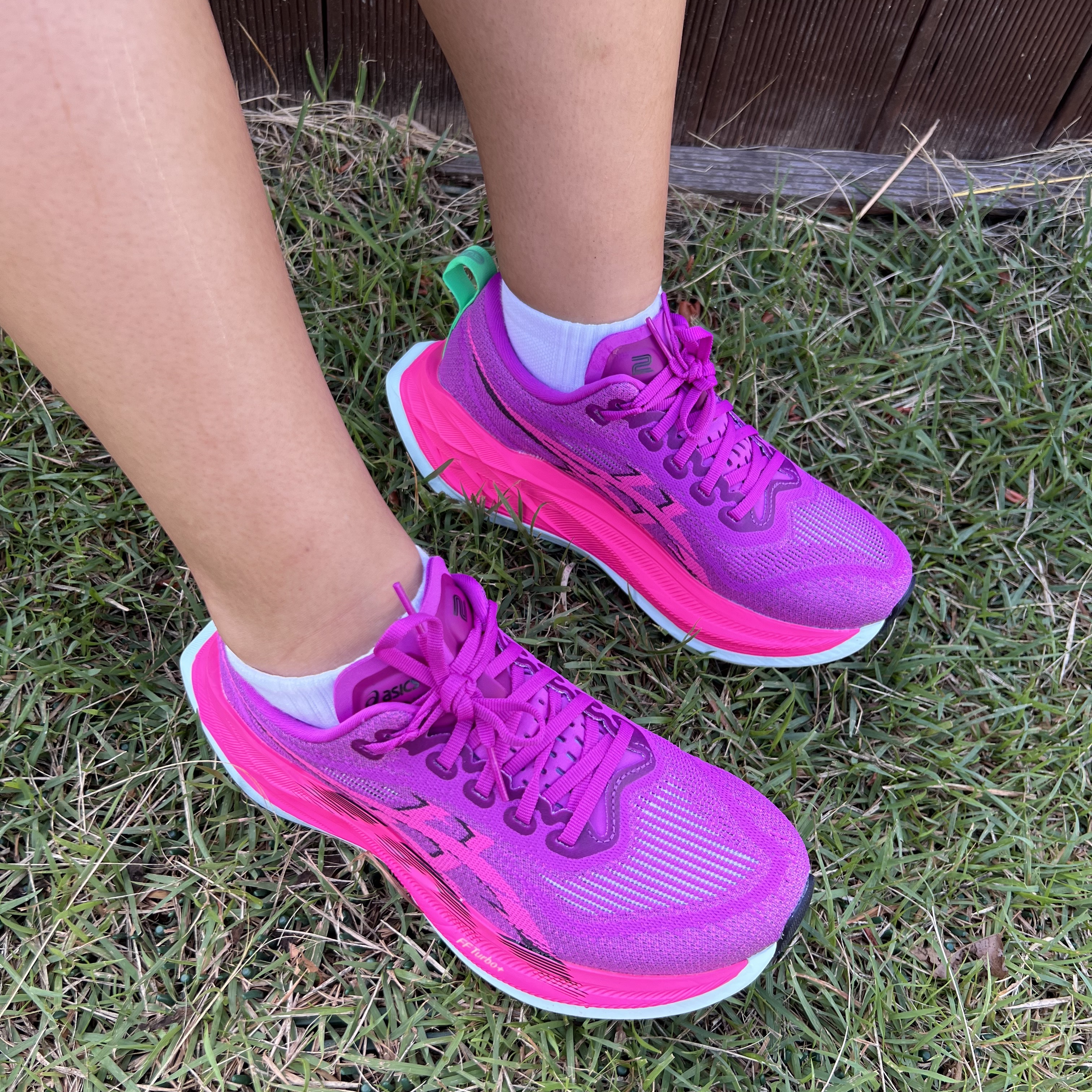 Asics Superblast 2 Bold Magenta Pink Glo 착용 스타일