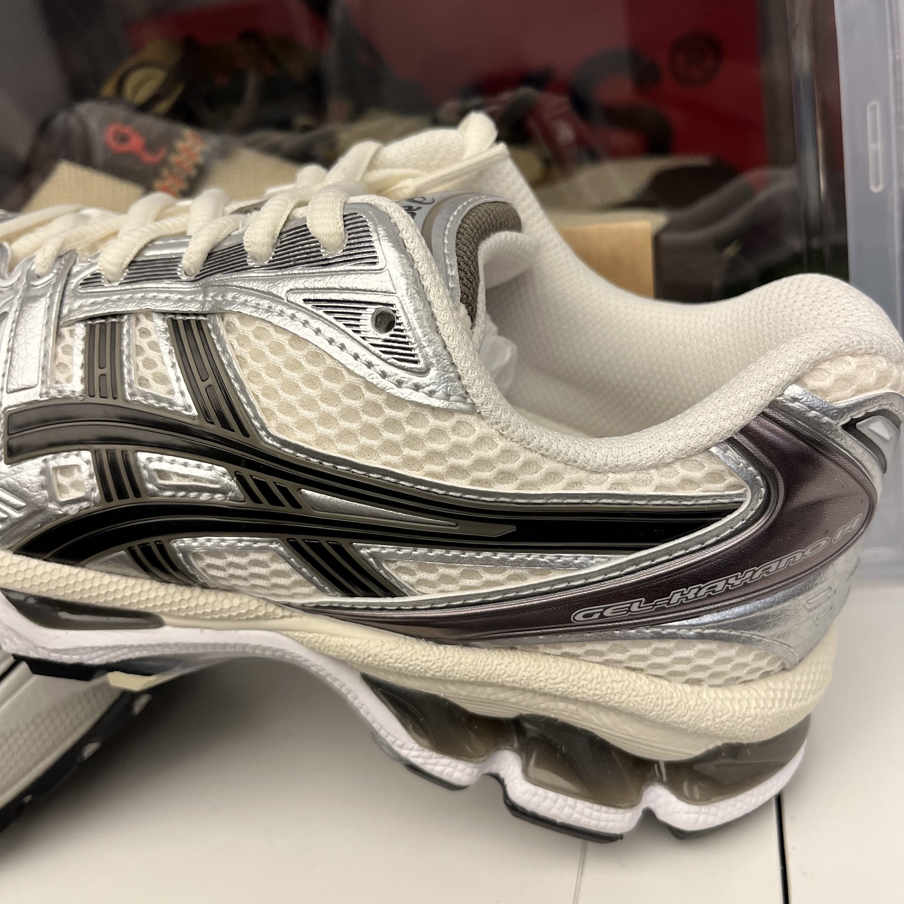 Asics Gel-Kayano 14 Cream Black 착용 스타일 - 1