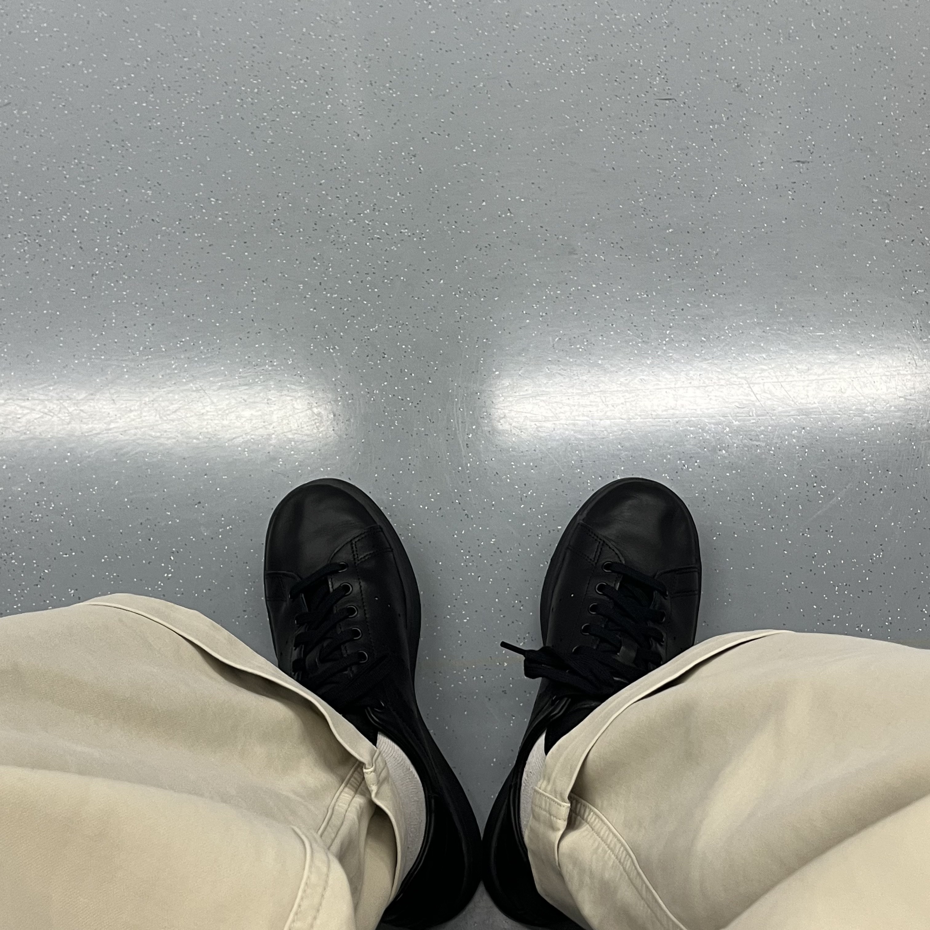 Adidas Stan Smith Decon Core Black 착용 스타일