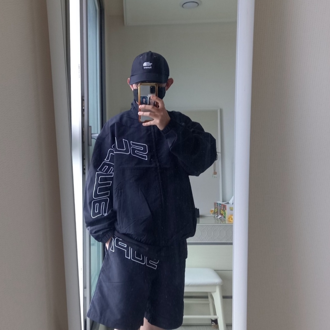 Supreme Curve Track Jacket Black - 24SS, Supreme Curve Nylon Short Black - 24SS 착용 스타일 - 6