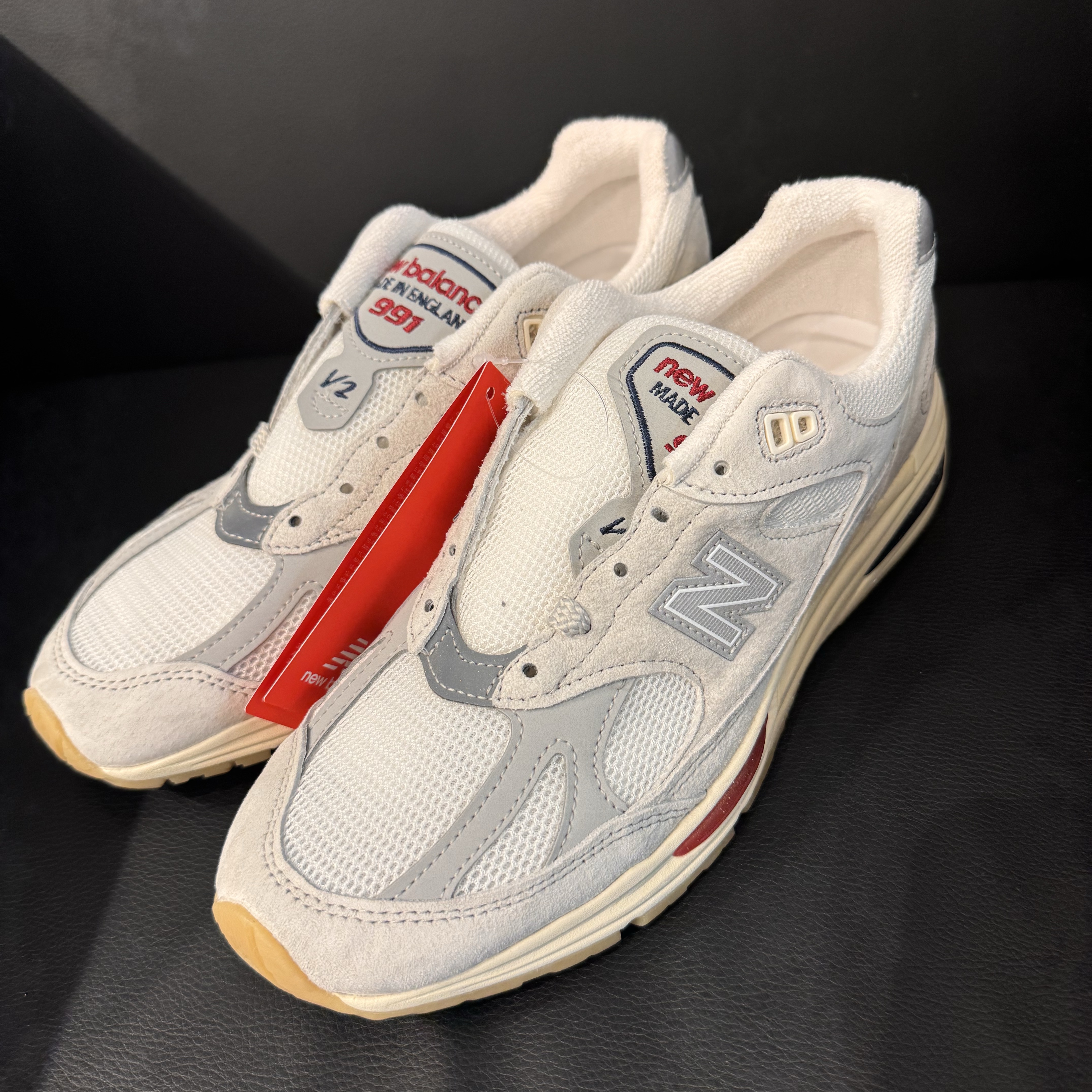 New Balance 991v2 Made in UK Off White Blanc De Blanc 착용 스타일 - 2