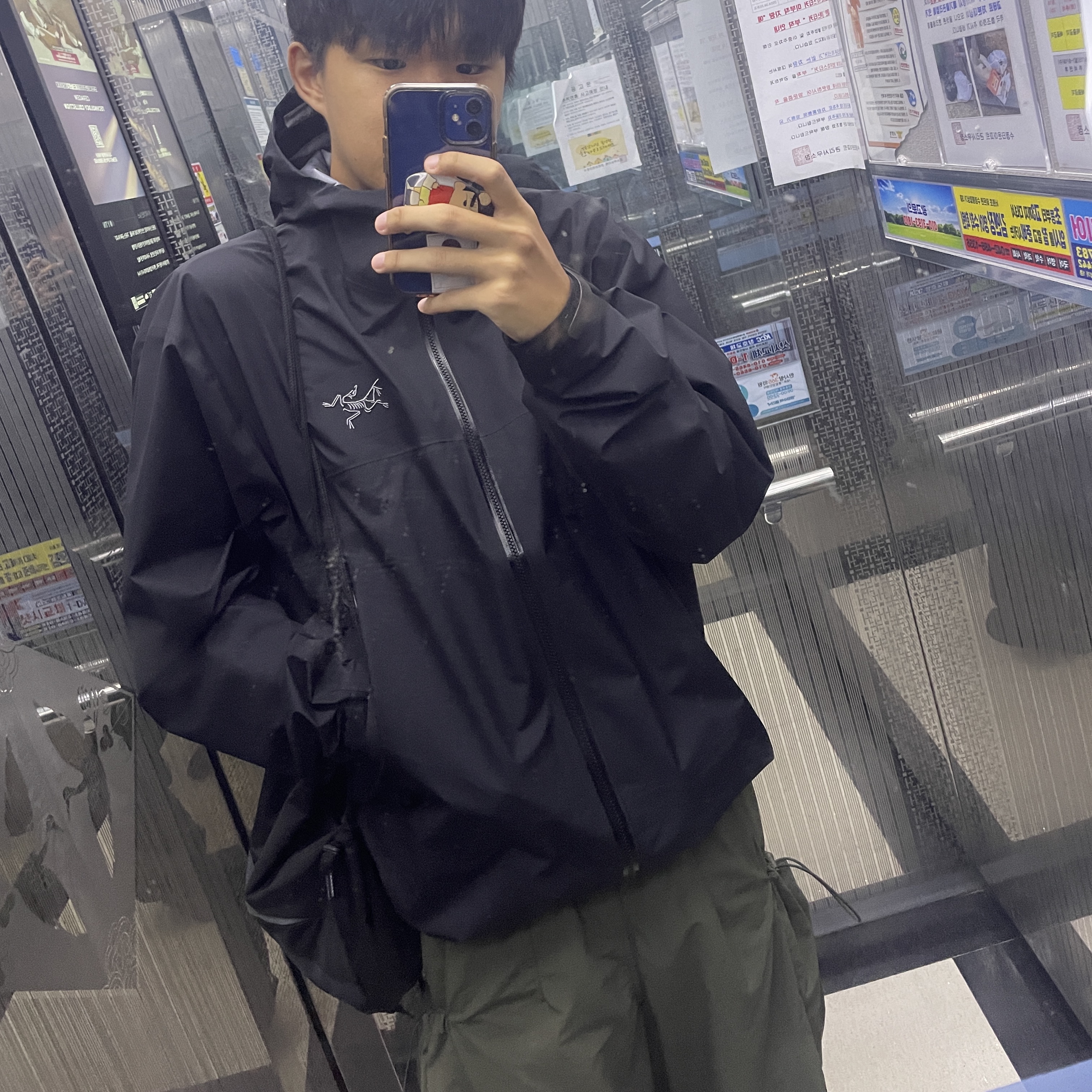 Arc'teryx Beta Jacket Black 착용 스타일
