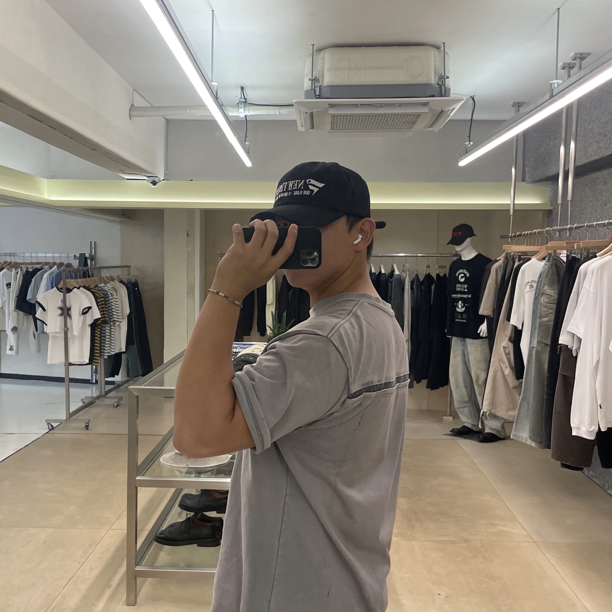 Hanwha Eagles x Yeseyesee Baseball Jersey Grey, Xlim Ep.3 Synopsis 01 T-Shirt Light Blue 착용 스타일 - 4