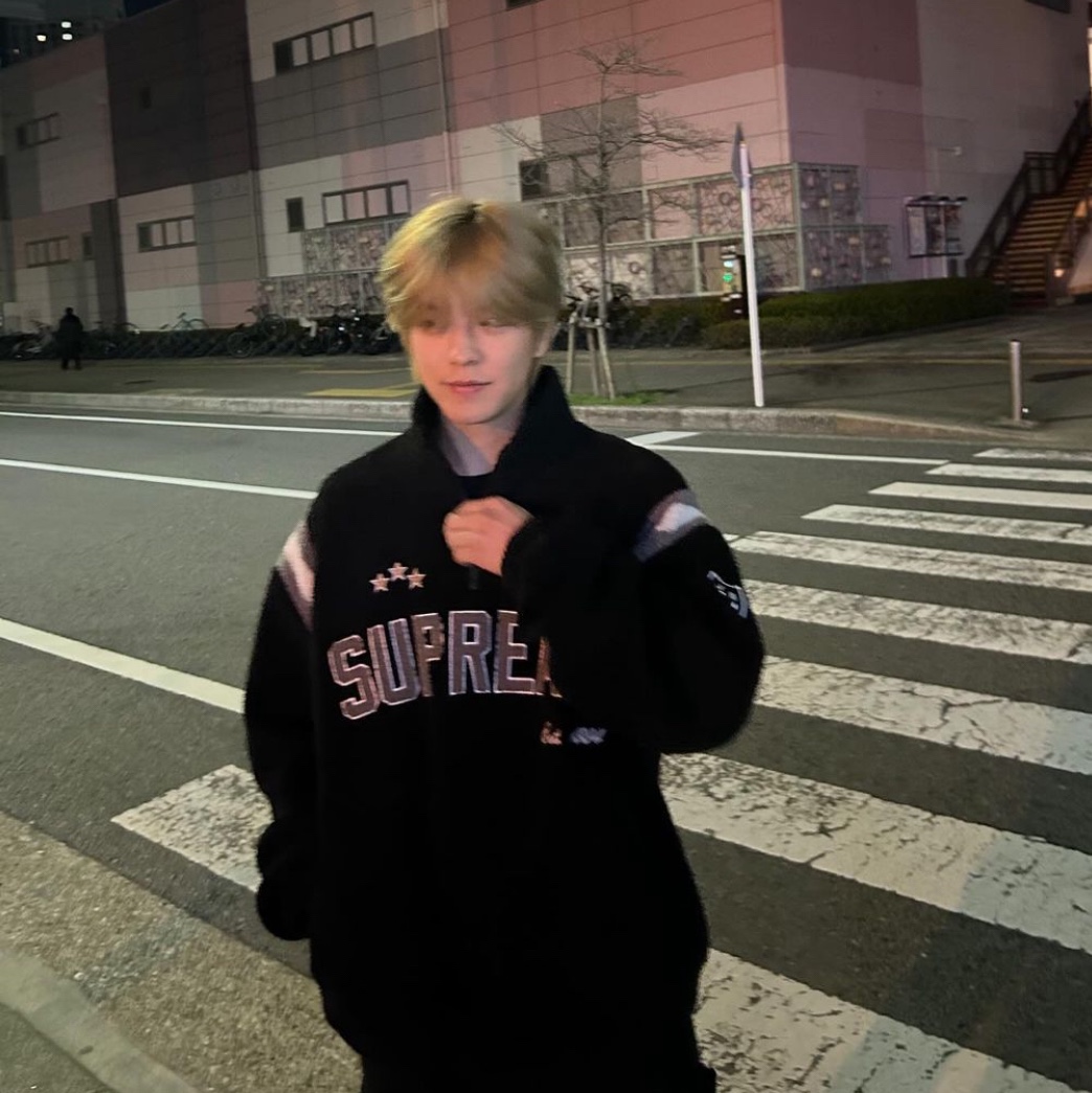 Supreme Arc Half Zip Fleece Pullover Black - 23FW 착용 스타일