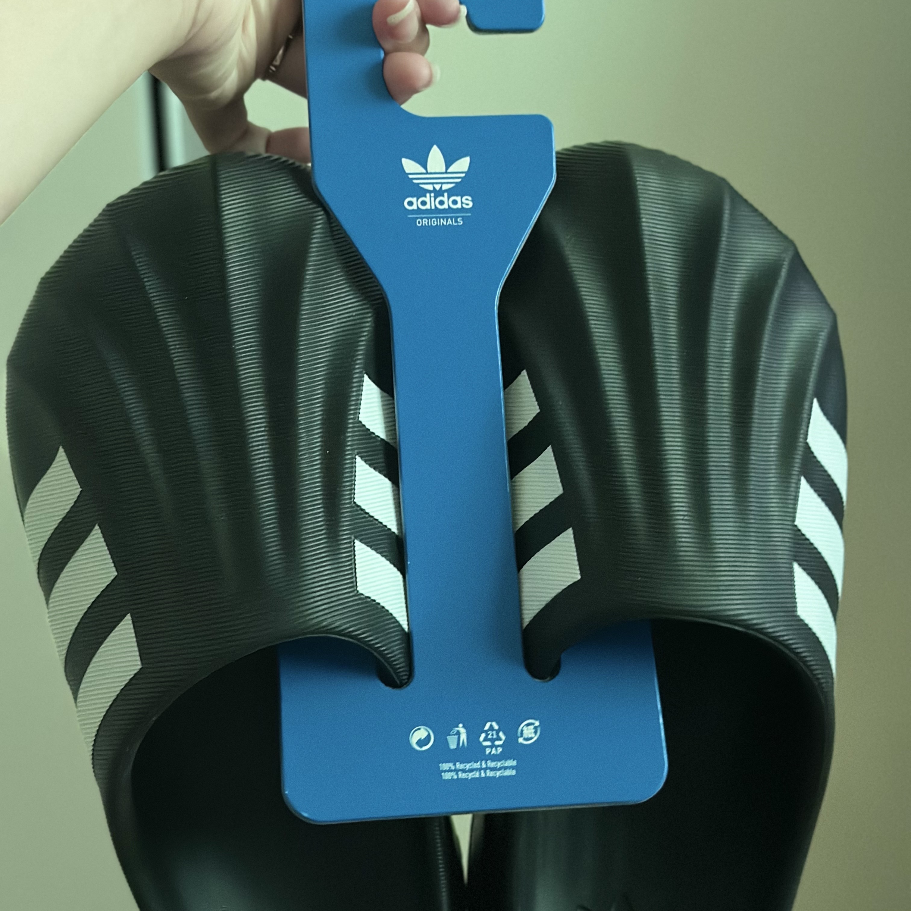 Adidas Adifom Superstar Mule Core Black 착용 스타일