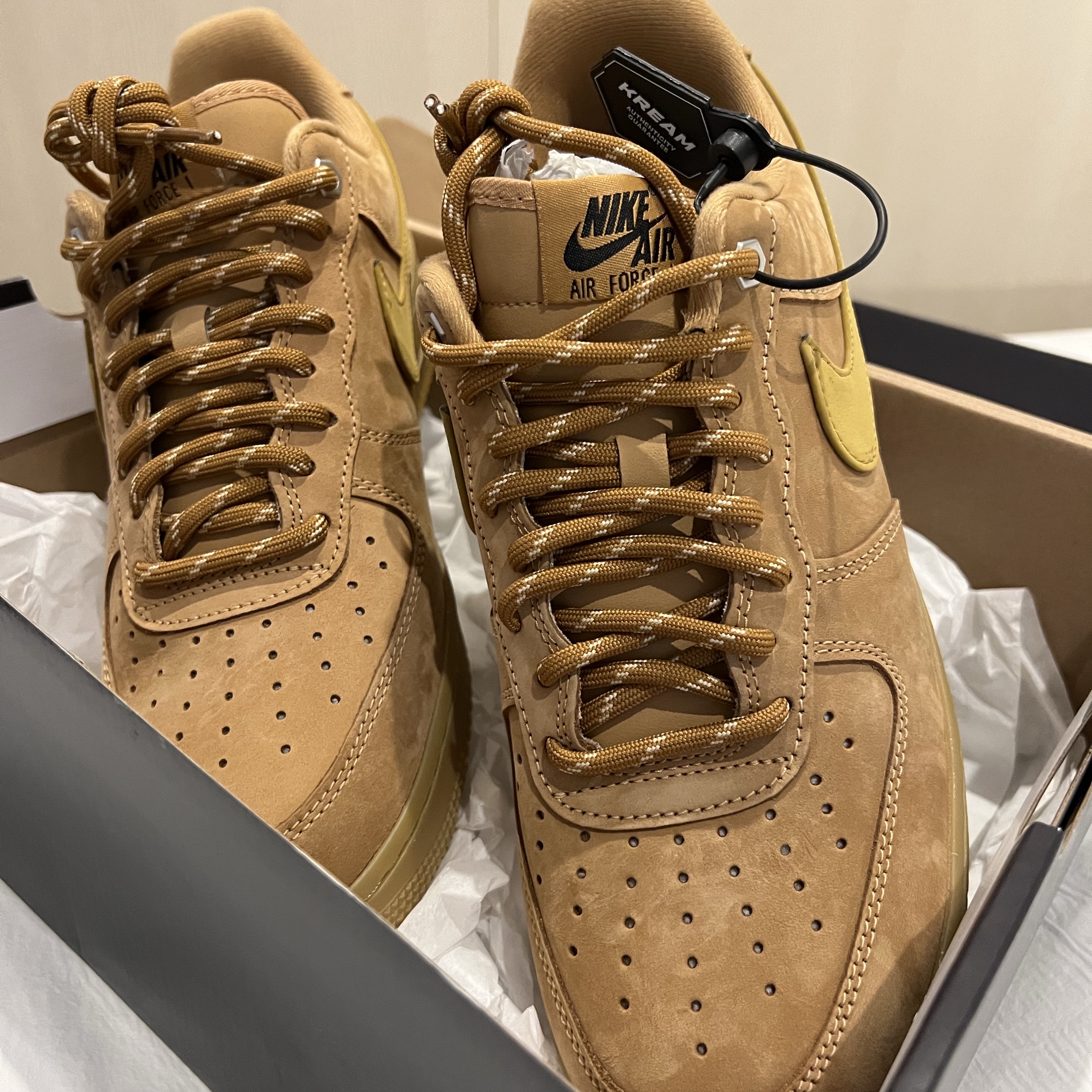 (W) Nike Air Force 1 '07 WB Flax Wheat 착용 스타일