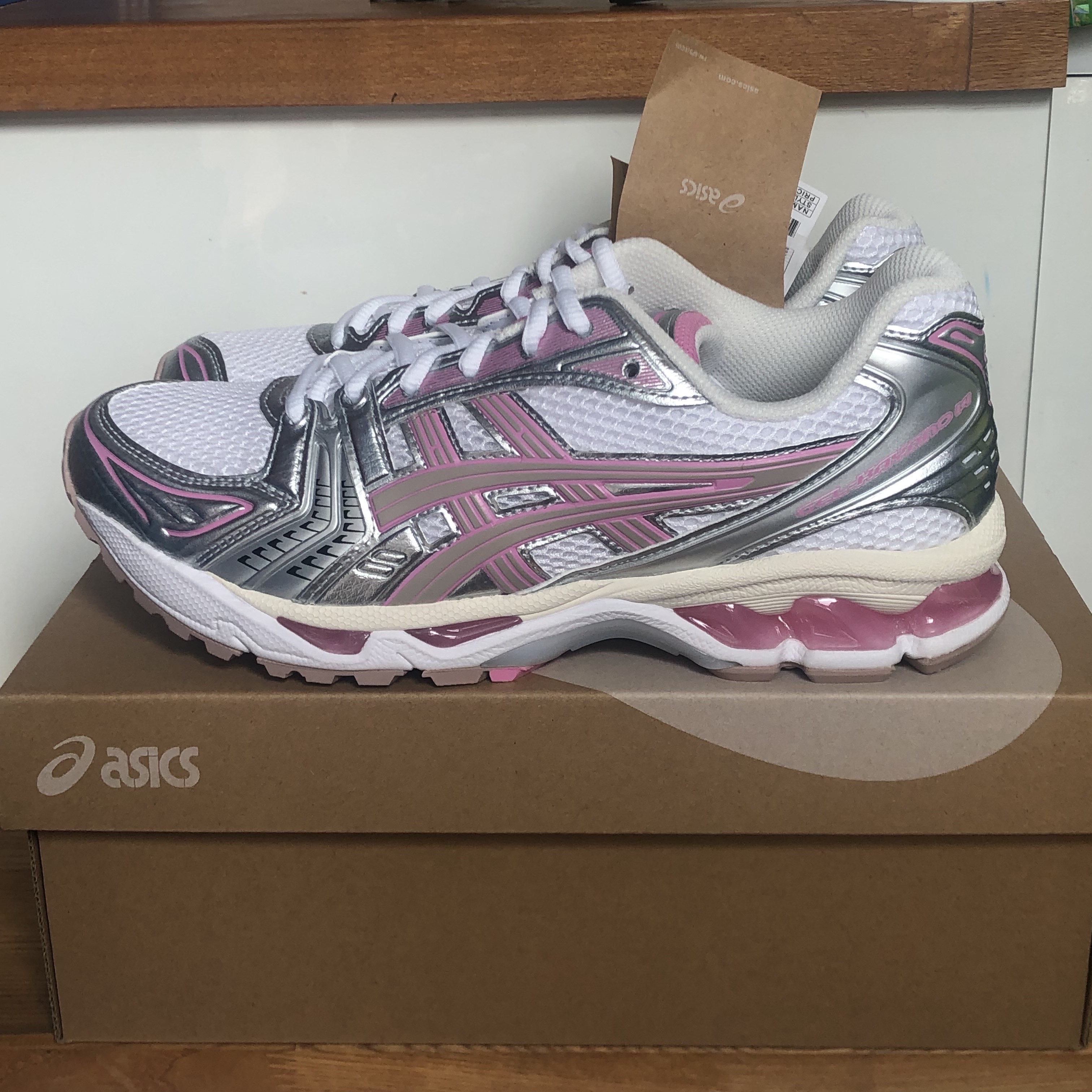 Asics Unlimited Gel-Kayano 14 White Fawn 착용 스타일