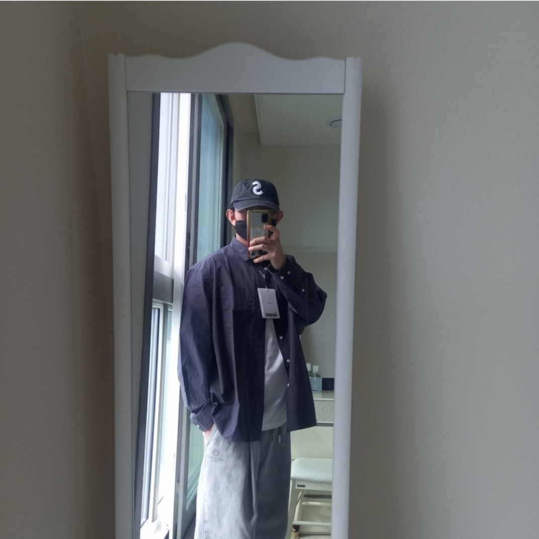 (W) Celine Triomphe Baseball Cap in Cotton Black, Nanamica Button Down Stripe Wind Shirt Sax 착용 스타일 - 4