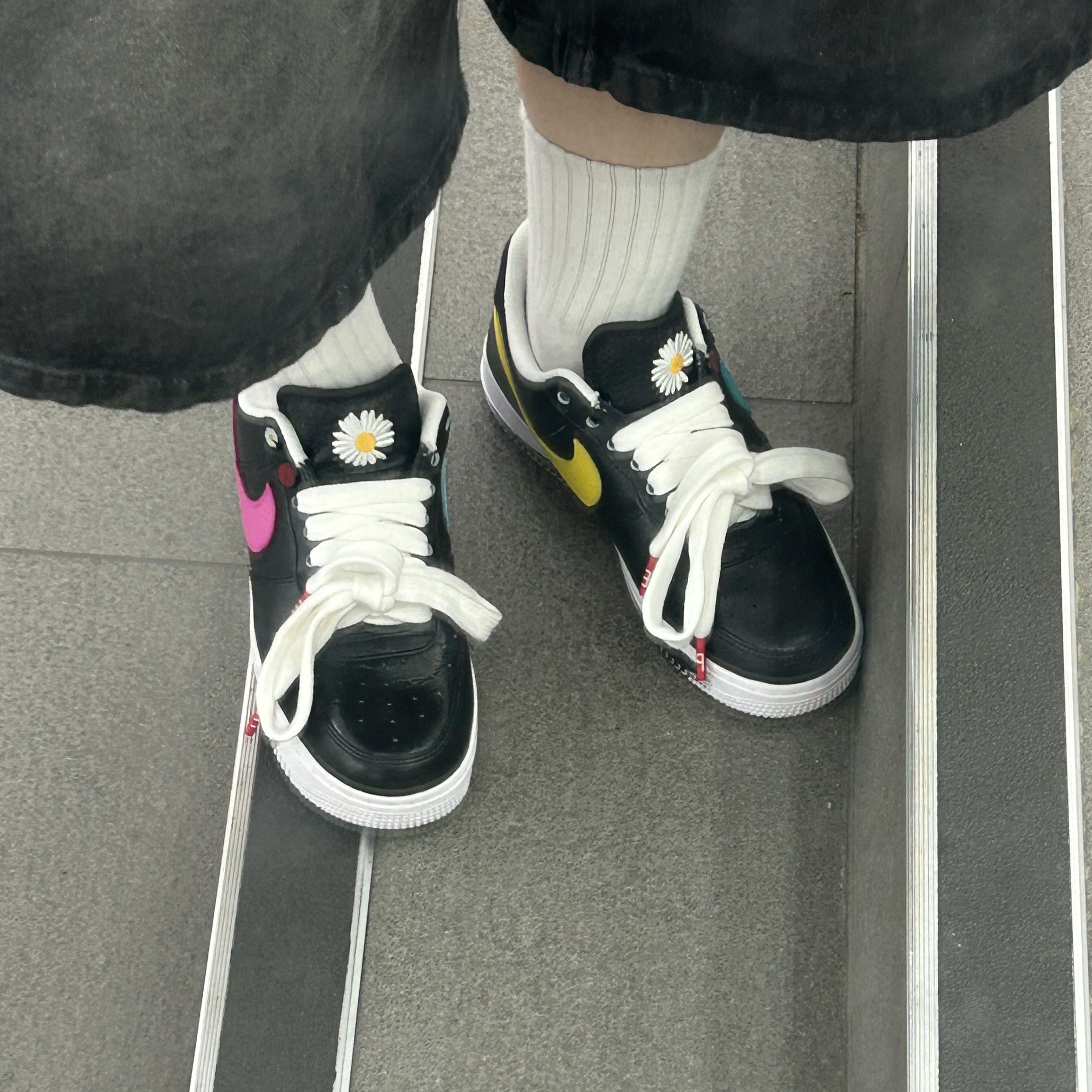 Nike x Peaceminusone Air Force 1 Low Para-Noise 3.0 Black and Multicolor 착용 스타일